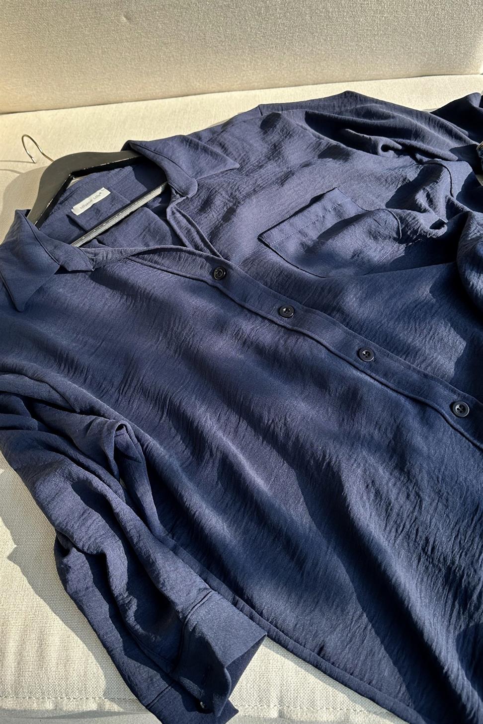 Premium Kalite Yumuşak Dokulu Cep Detaylı Oversize Gömlek Lacivert