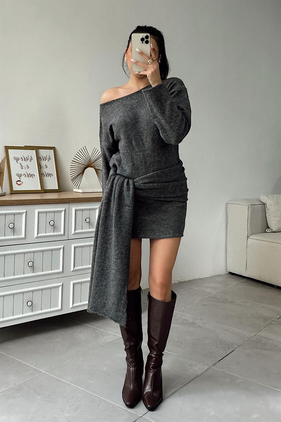 Premium Seri Tek Omuz Kuşak Detaylı Mini Triko Elbise Antrasit