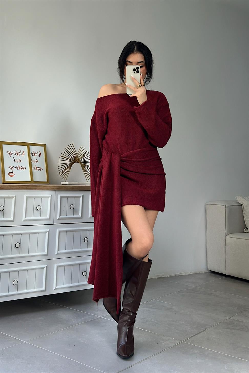 Premium Seri Tek Omuz Kuşak Detaylı Mini Triko Elbise Bordo