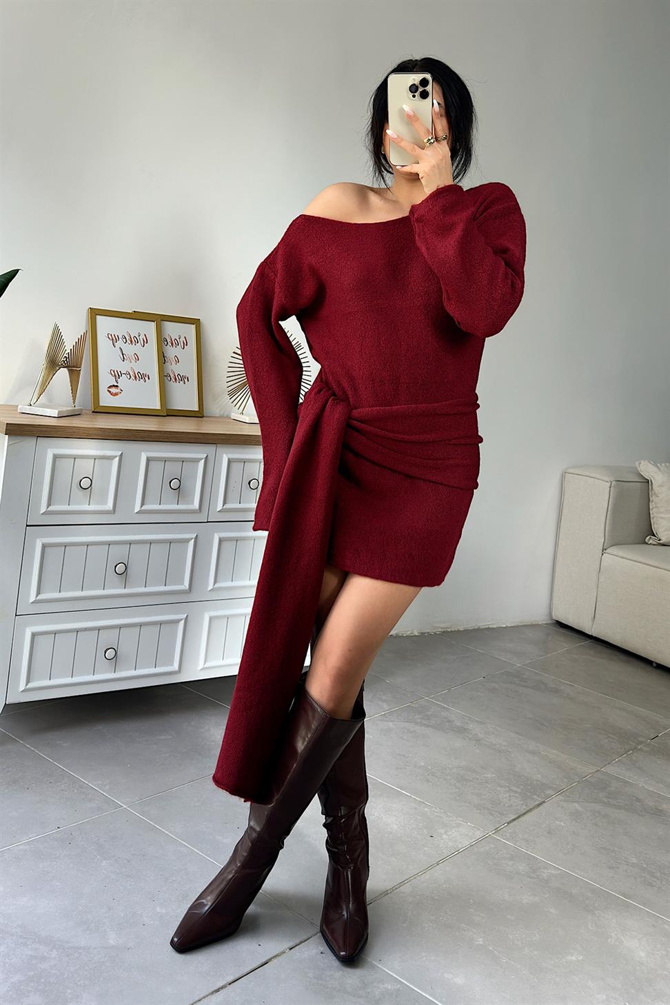 Premium Seri Tek Omuz Kuşak Detaylı Mini Triko Elbise Bordo