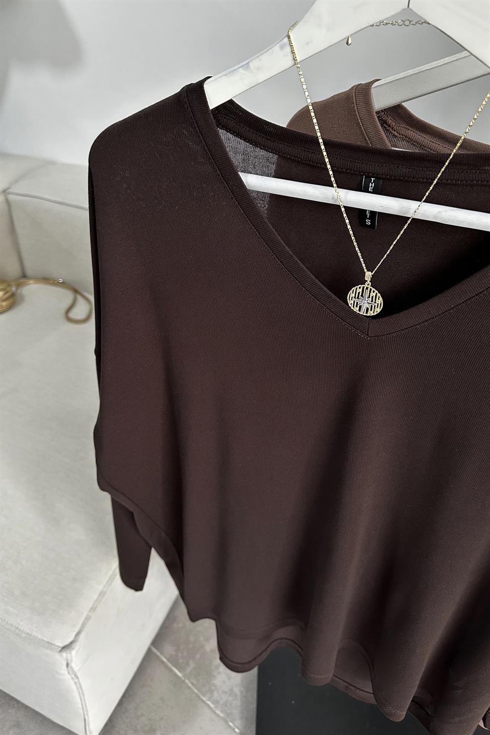 Premium Seri V Yaka Basic Bluz Acı Kahve