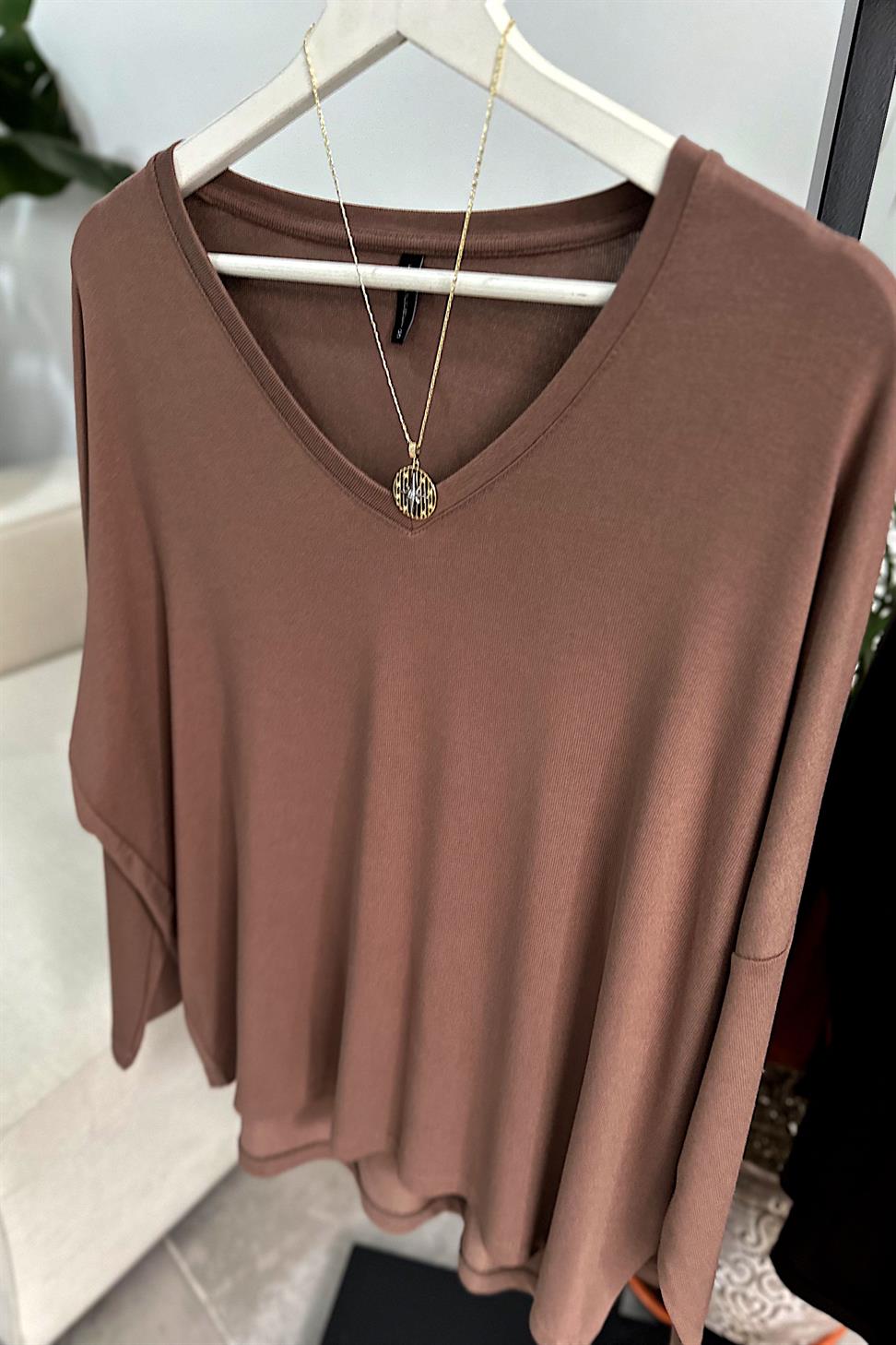 Premium Seri V Yaka Basic Bluz Vizon