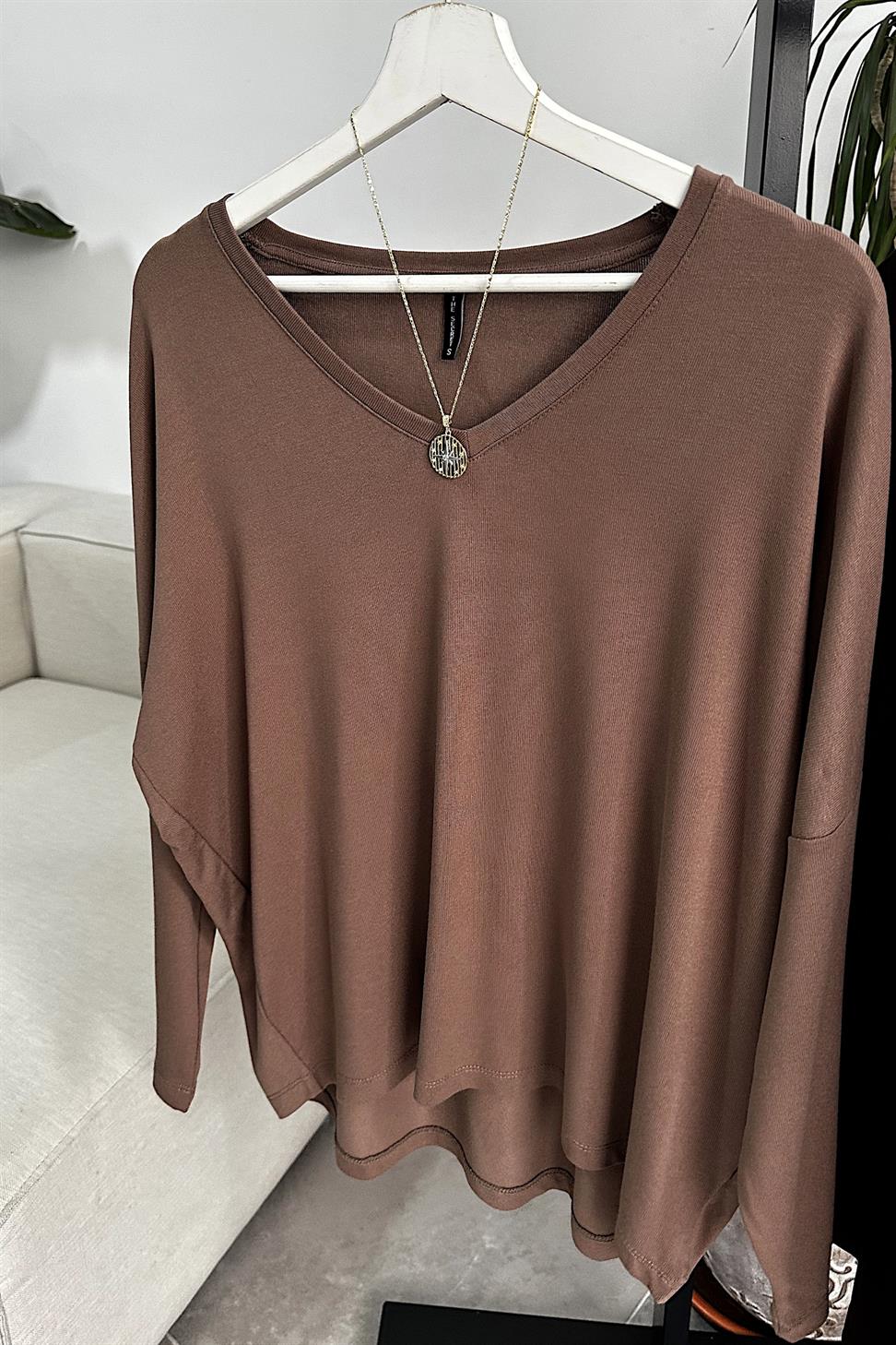 Premium Seri V Yaka Basic Bluz Vizon