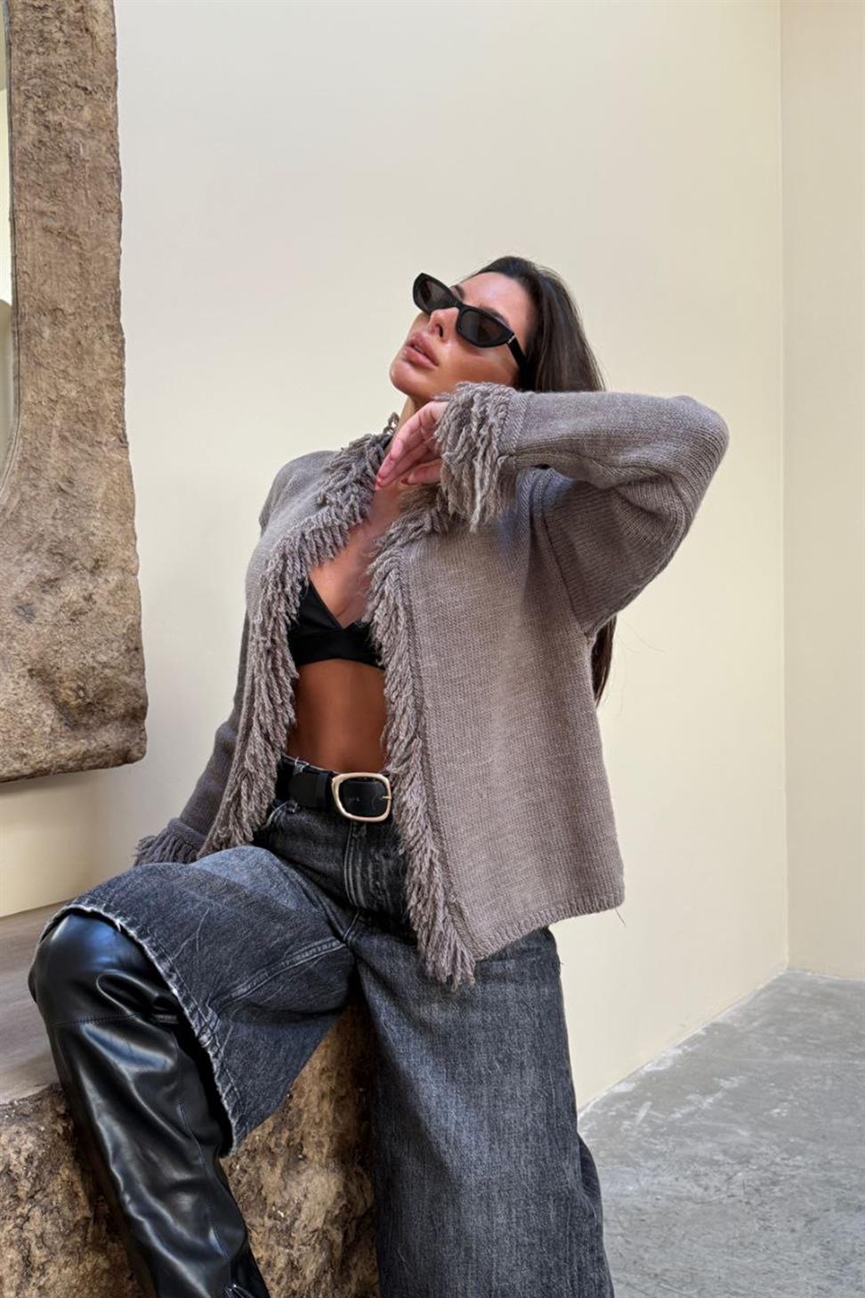 Püskül Detaylı Triko Hırka Vizon