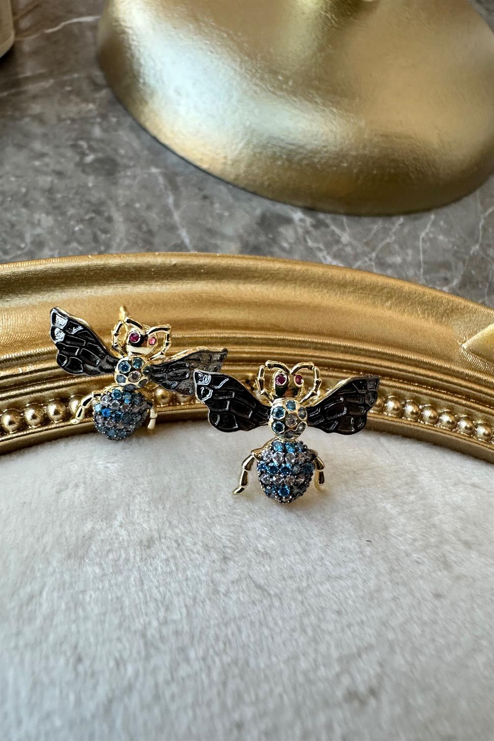 Renkli Zirkon Taşlı Arı Küpe