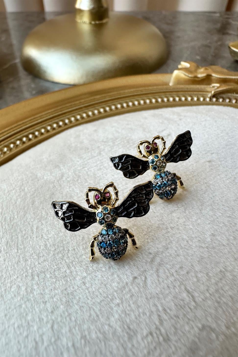 Renkli Zirkon Taşlı Arı Küpe