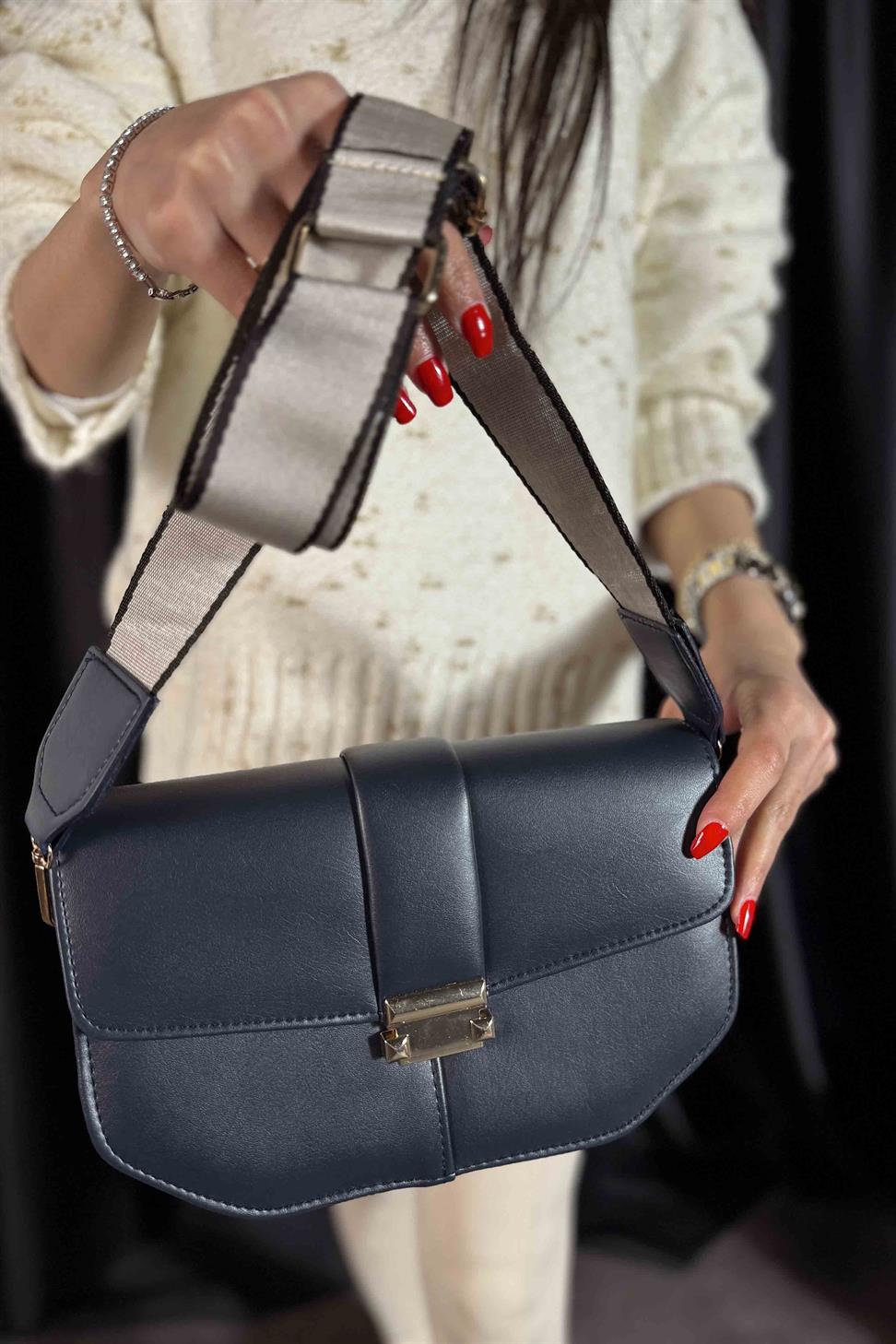 Roma Model El Ve Kadın Omuz Çantası Lacivert