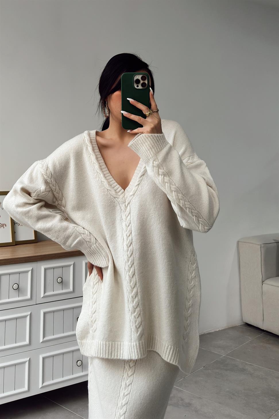 Saç Örgü Detaylı Etekli Triko Takım Ekru