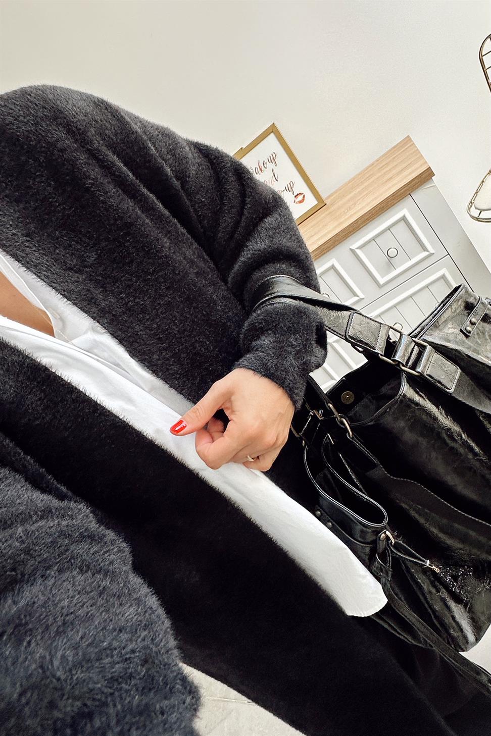 Sakallı Uzun Triko Hırka Siyah