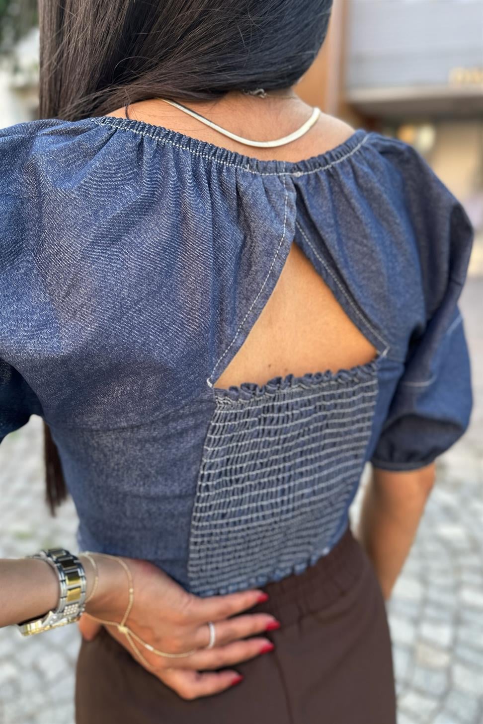 Sırt Dekolteli İnce Denim Crop Bluz Mavi