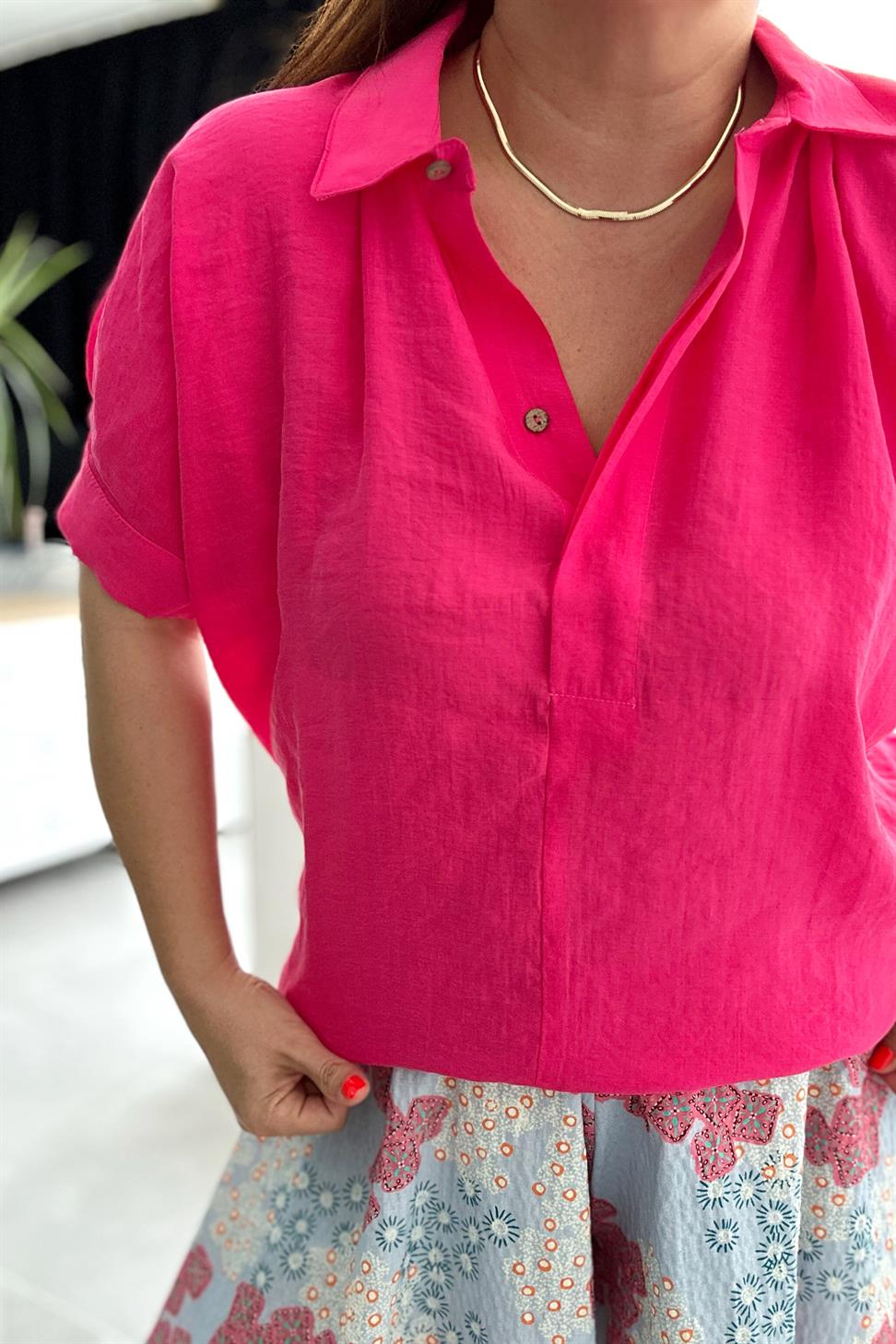 Sırt Düğme Detaylı Tasarım Gömlek Fuşya