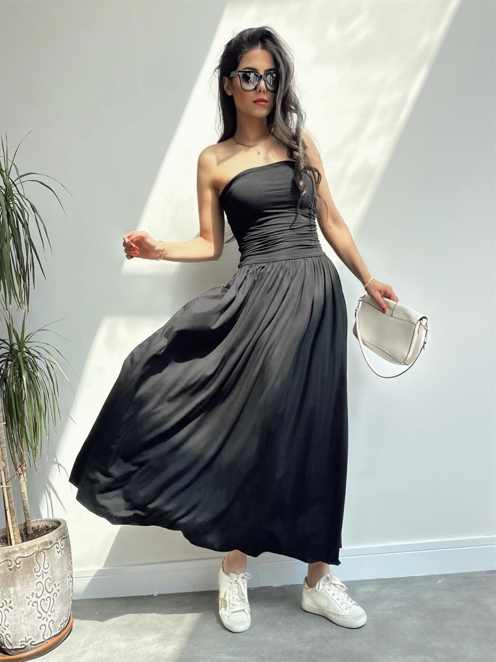 Siyah Büzgülü Straplez Maxi Elbise