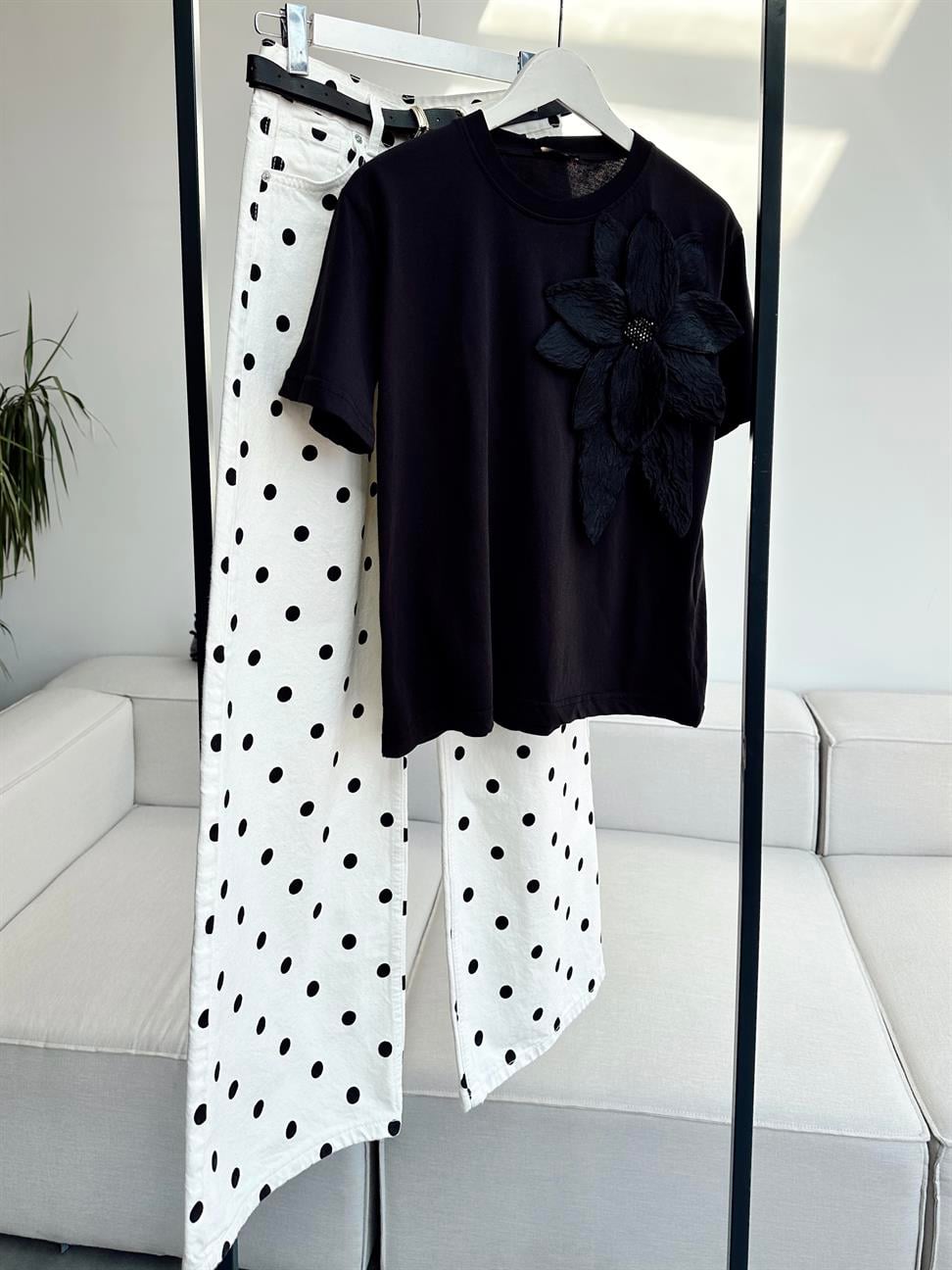 Siyah İnci Taşlı Big Flower Tshirt