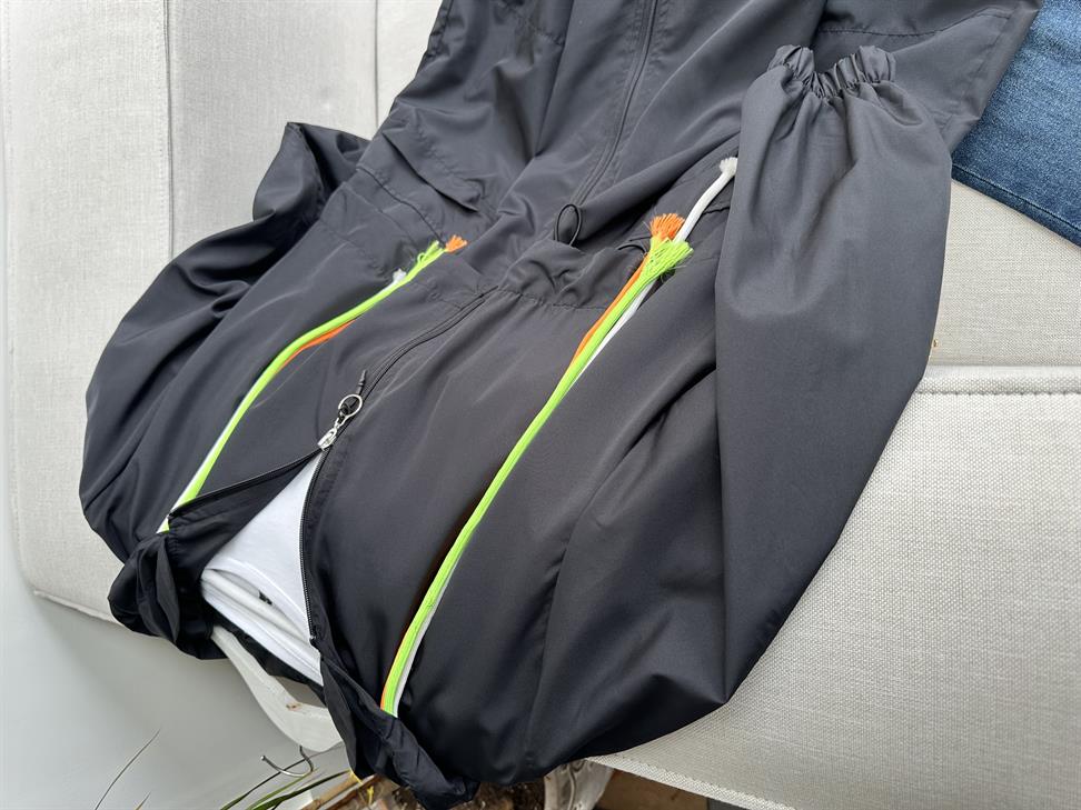 Siyah Kapüşonlu Fermuarlı Tensel Kumaş Tasarım Mont