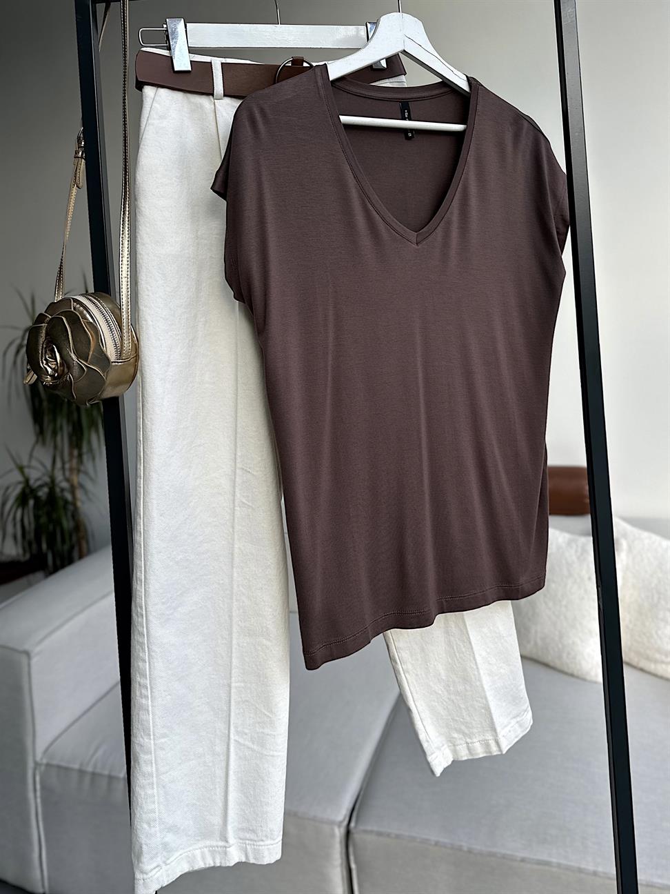 Soft Line V Yaka Basic Tişört Kahve