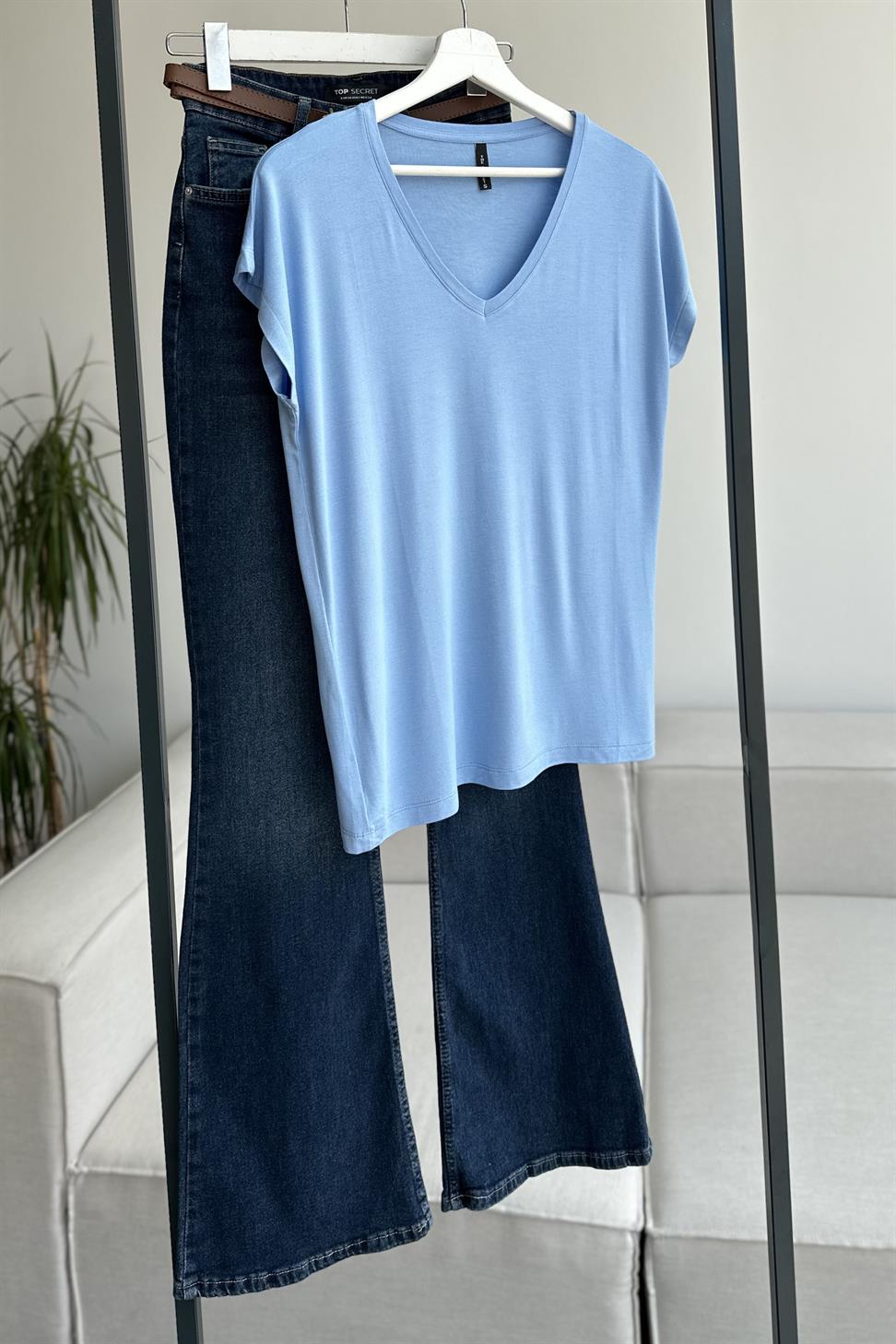 Soft Line V Yaka Basic Tişört Mavi