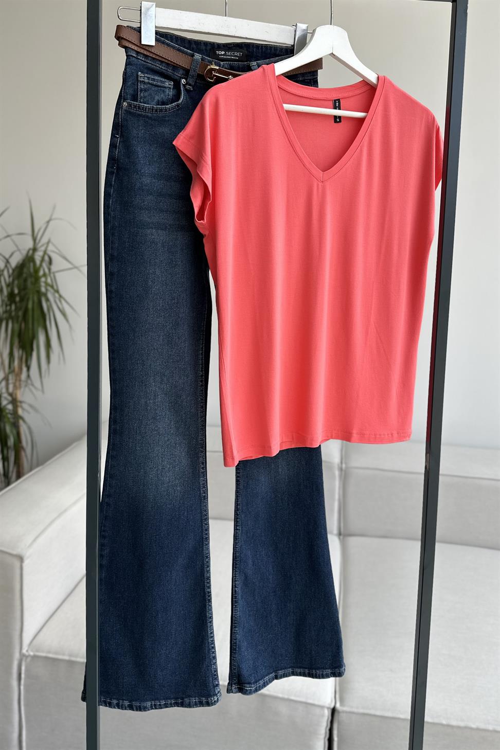 Soft Line V Yaka Basic Tişört Nar Çiçeği