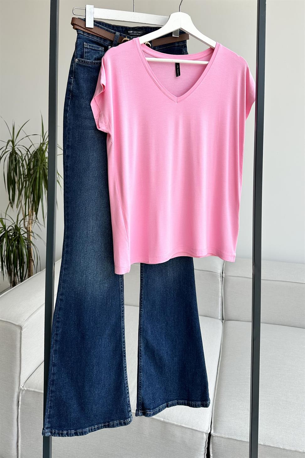 Soft Line V Yaka Basic Tişört Pembe