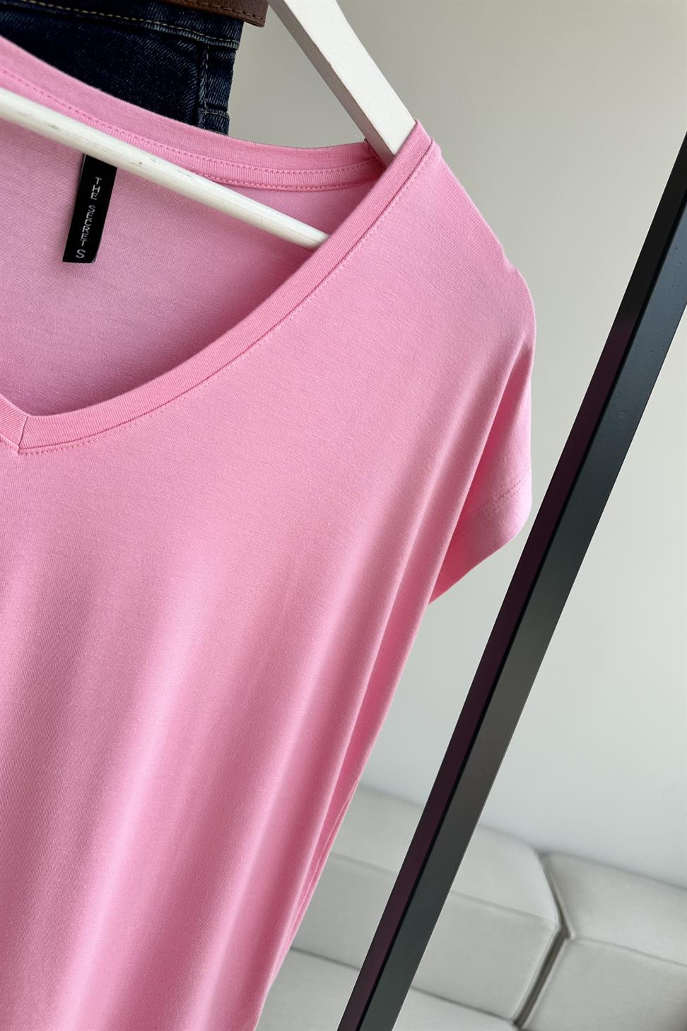 Soft Line V Yaka Basic Tişört Pembe