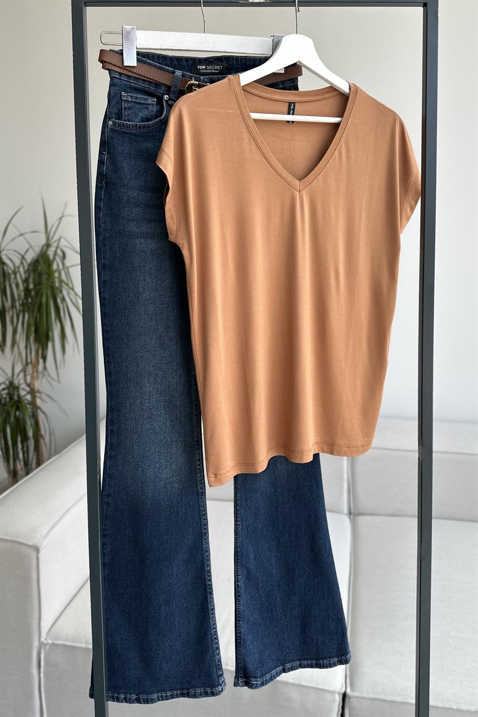 Soft Line V Yaka Basic Tişört Tarçın