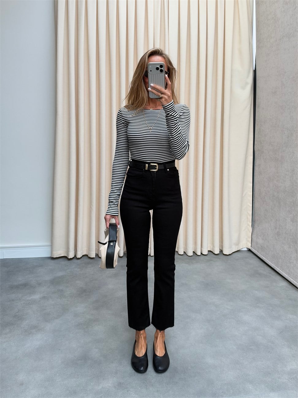 Soley Kesik Paça Fit Jean Siyah