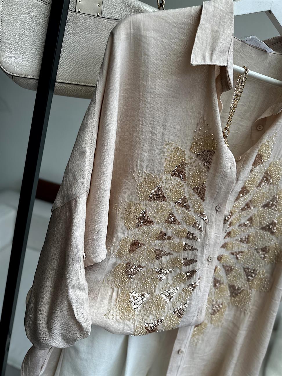 Taş Serpme Boncuk ve Pul İşlemeli Eftelya Gömlek