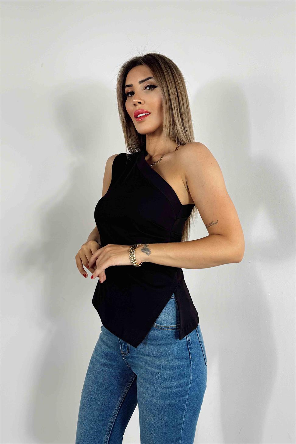 Tek Omuz Yandan Büzgülü Penye Bluz Siyah
