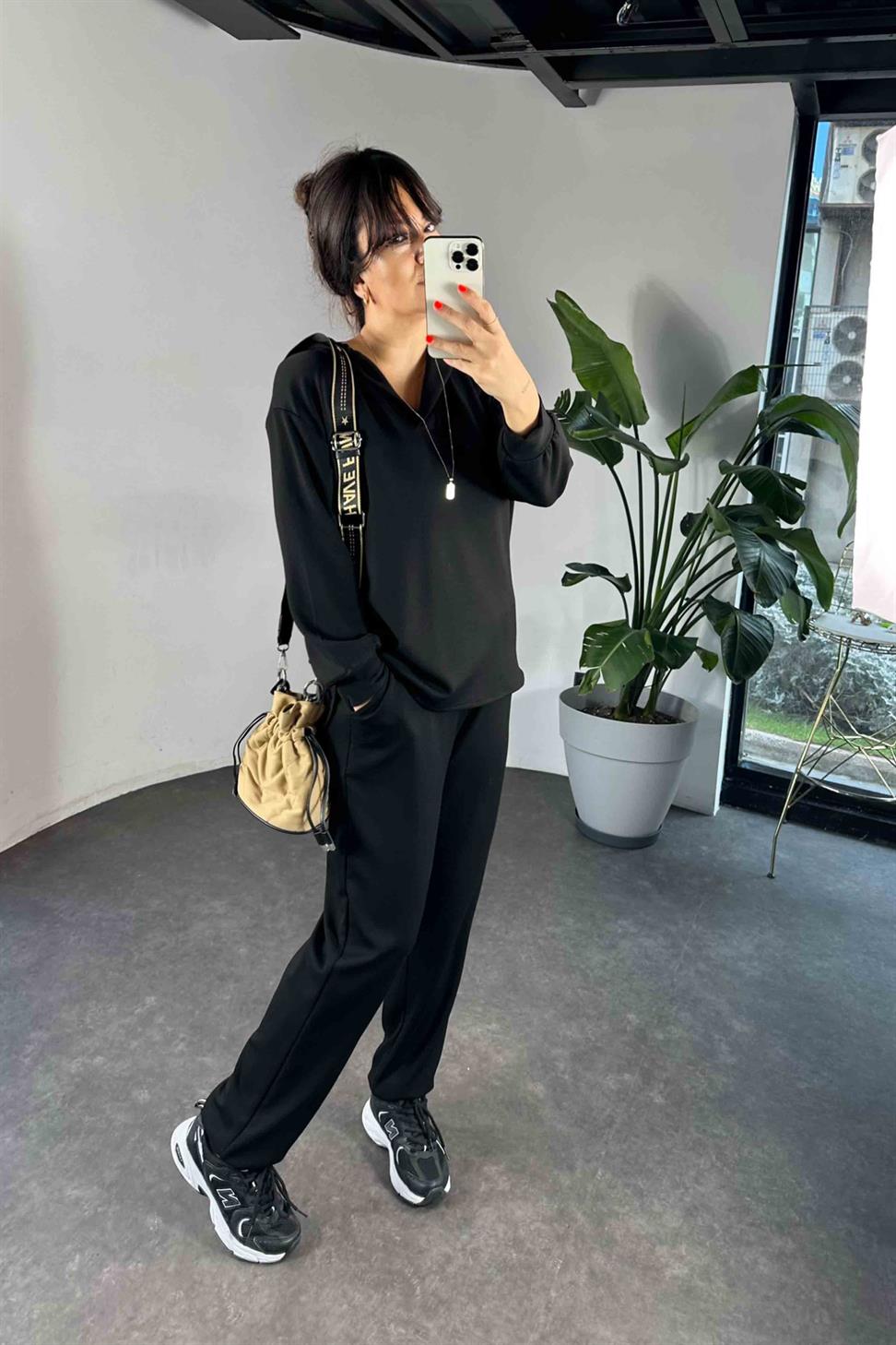 V Yaka Kapüşonlu İkili Kadın Takım Siyah