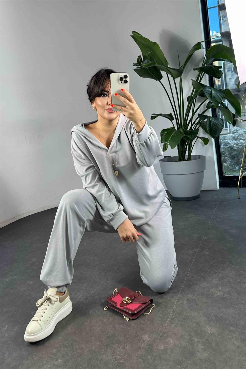 V Yaka Kapüşonlu İkili Kadın Takım Gri