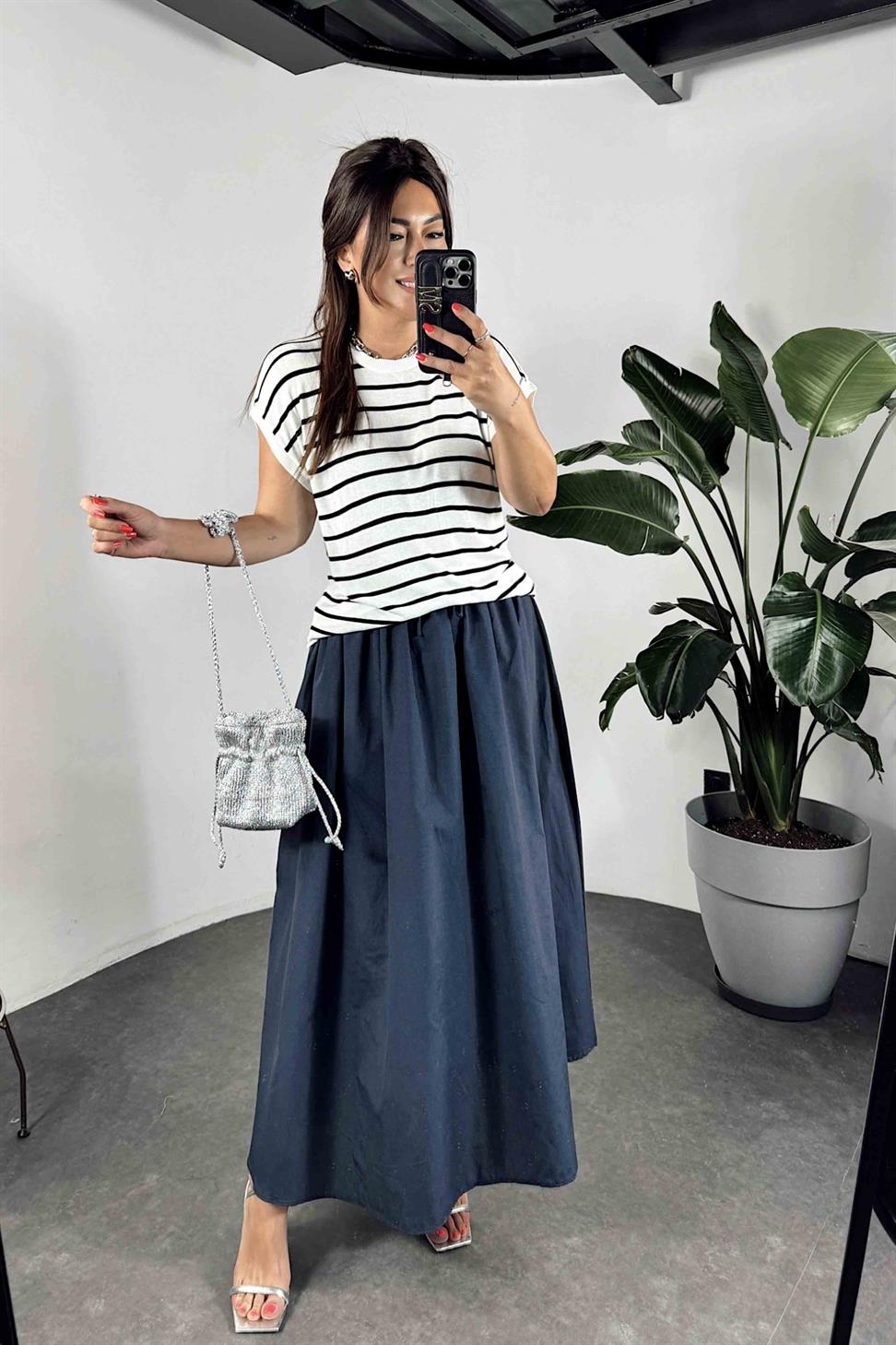 Viskon Kumaş Cep Detaylı Etek Lacivert