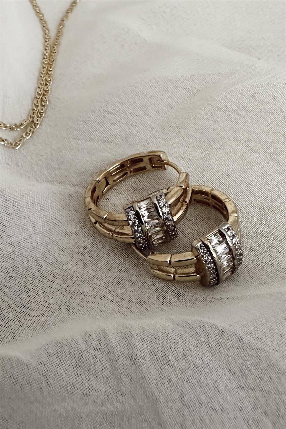 Xuping Zirkon Sıra Taşlı Halka Küpe Gold