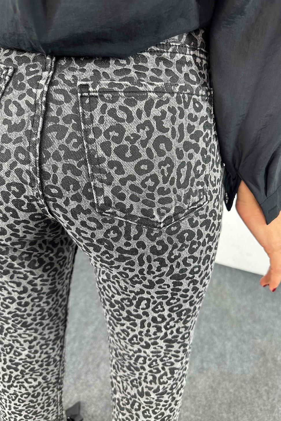 Yüksek Bel Leopar Desenli Jean Gri