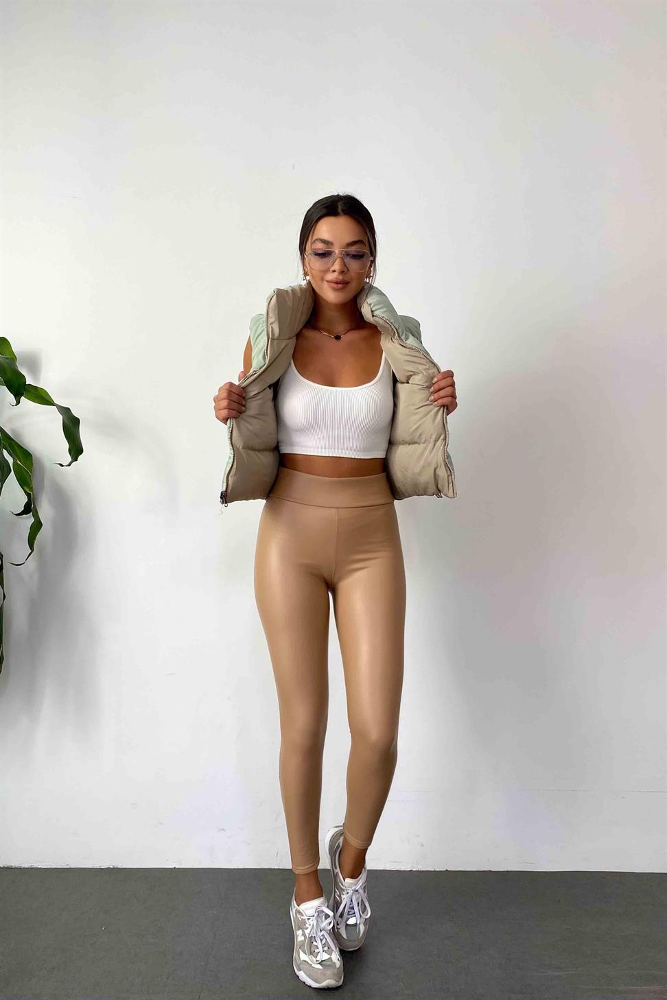 Yüksek Bel Toparlayıcı Parlak Deri Tayt Camel