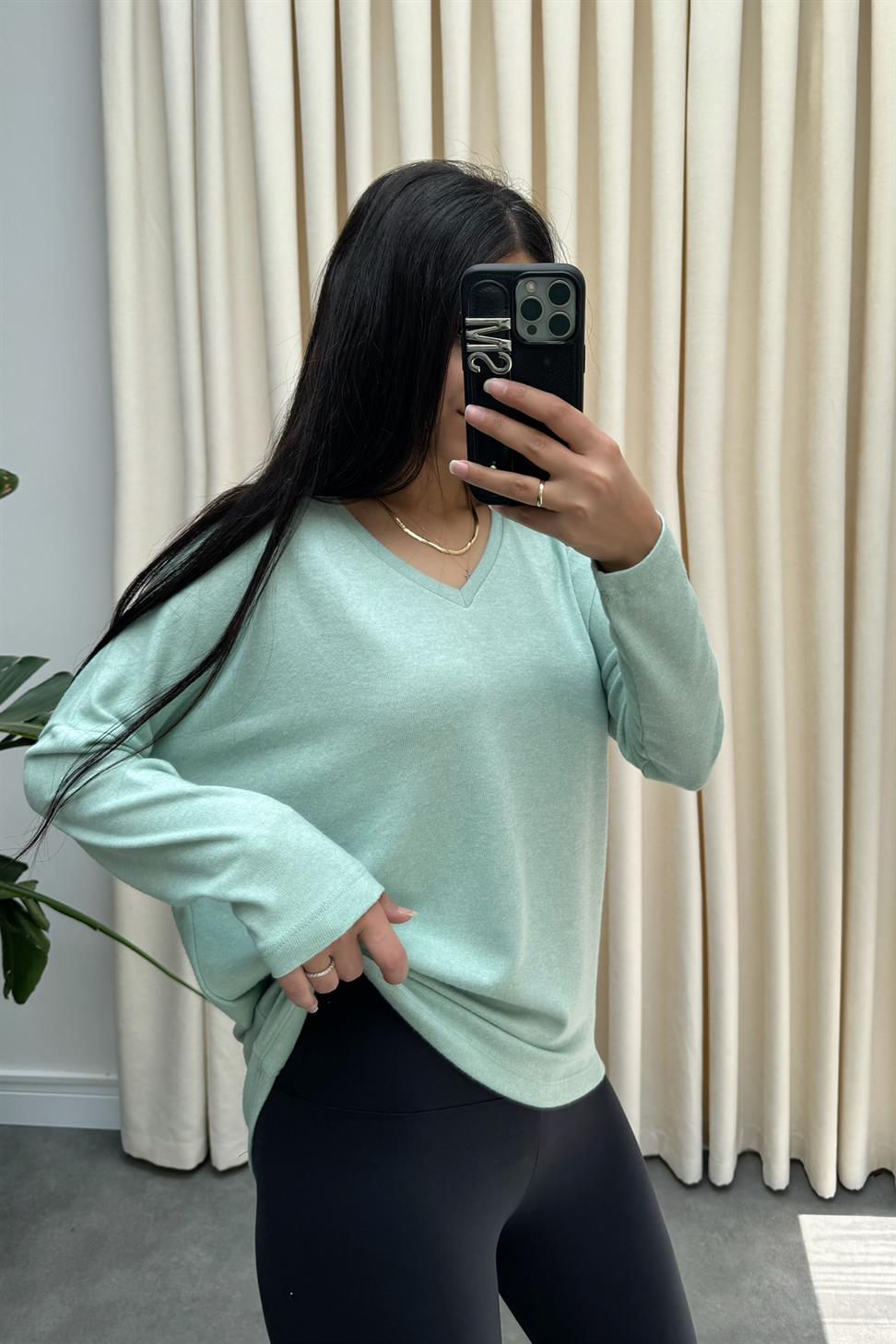 Yumoş Kumaş V Yaka Bluz Mint