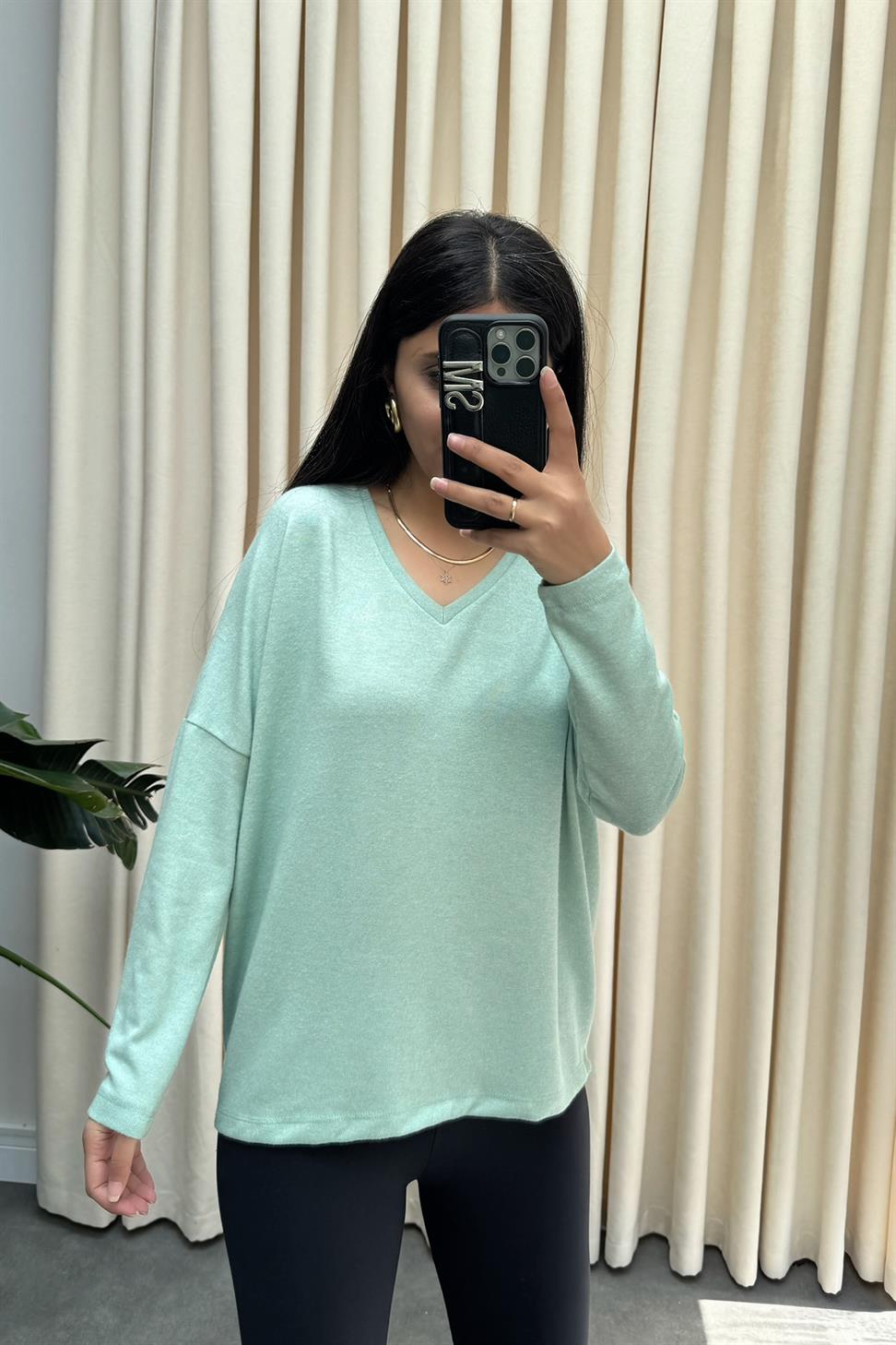 Yumoş Kumaş V Yaka Bluz Mint