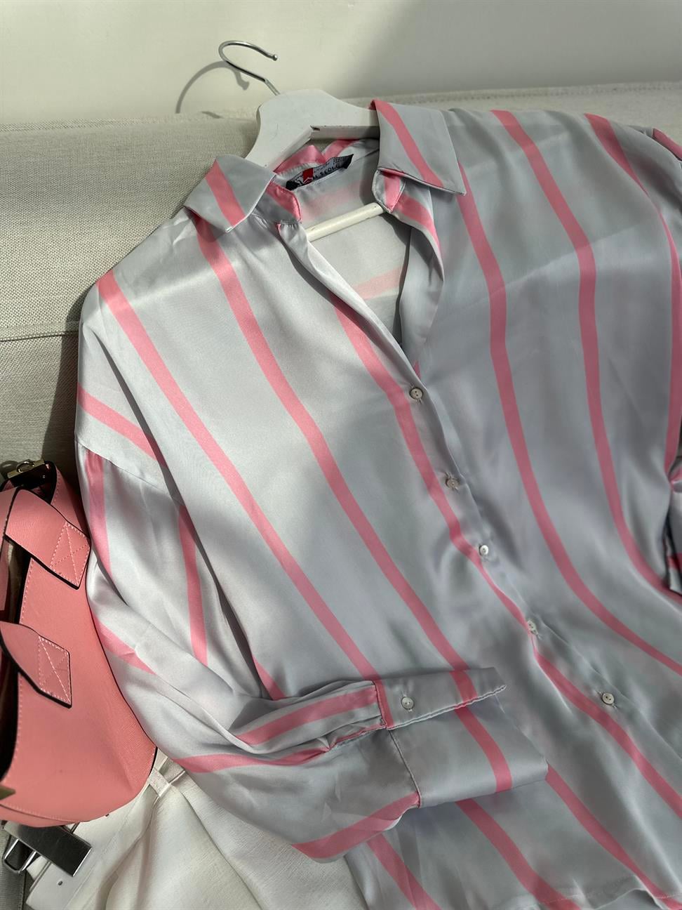 ZR Model Gri Çizgili Saten Gömlek