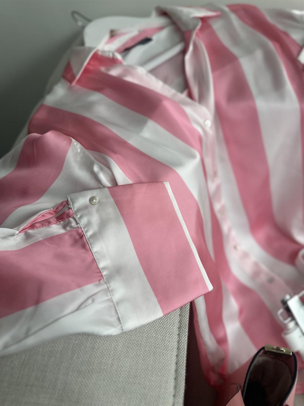 ZR Model Pembe Çizgili Saten Gömlek 