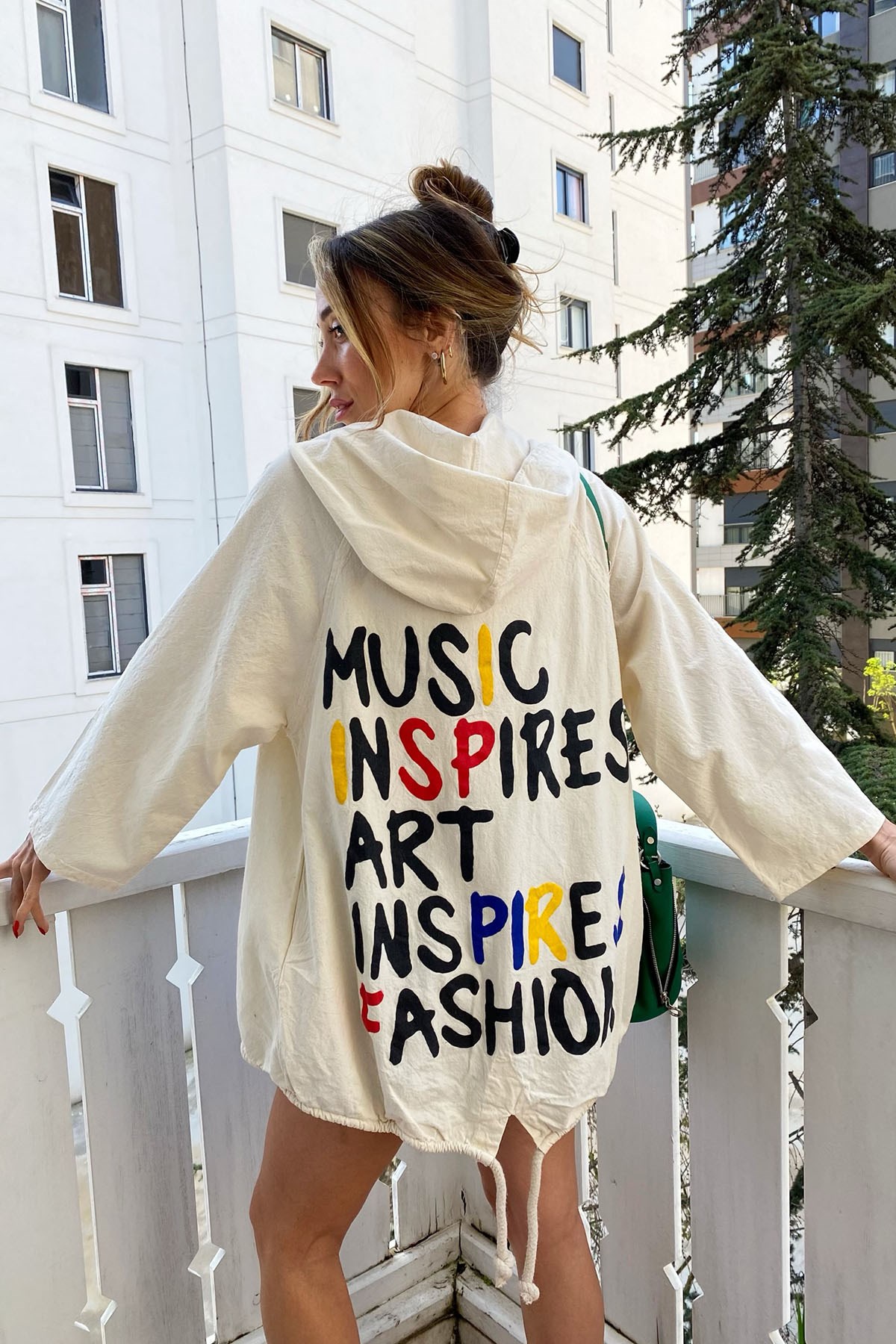 Bej Naturel Kumaş Music Art Yazı Figürlü Oversize Ceket · 9