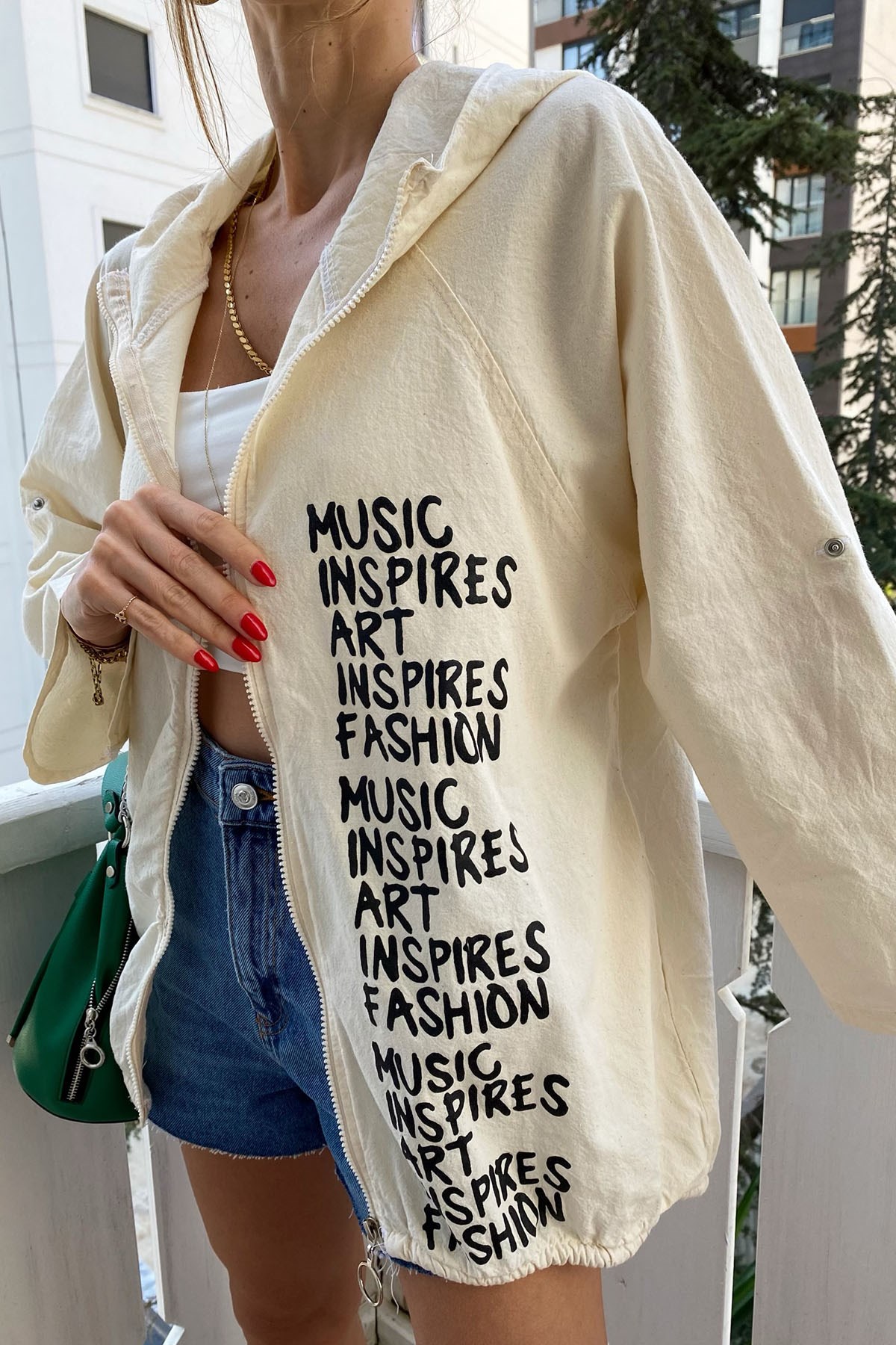 Bej Naturel Kumaş Music Art Yazı Figürlü Oversize Ceket · 3