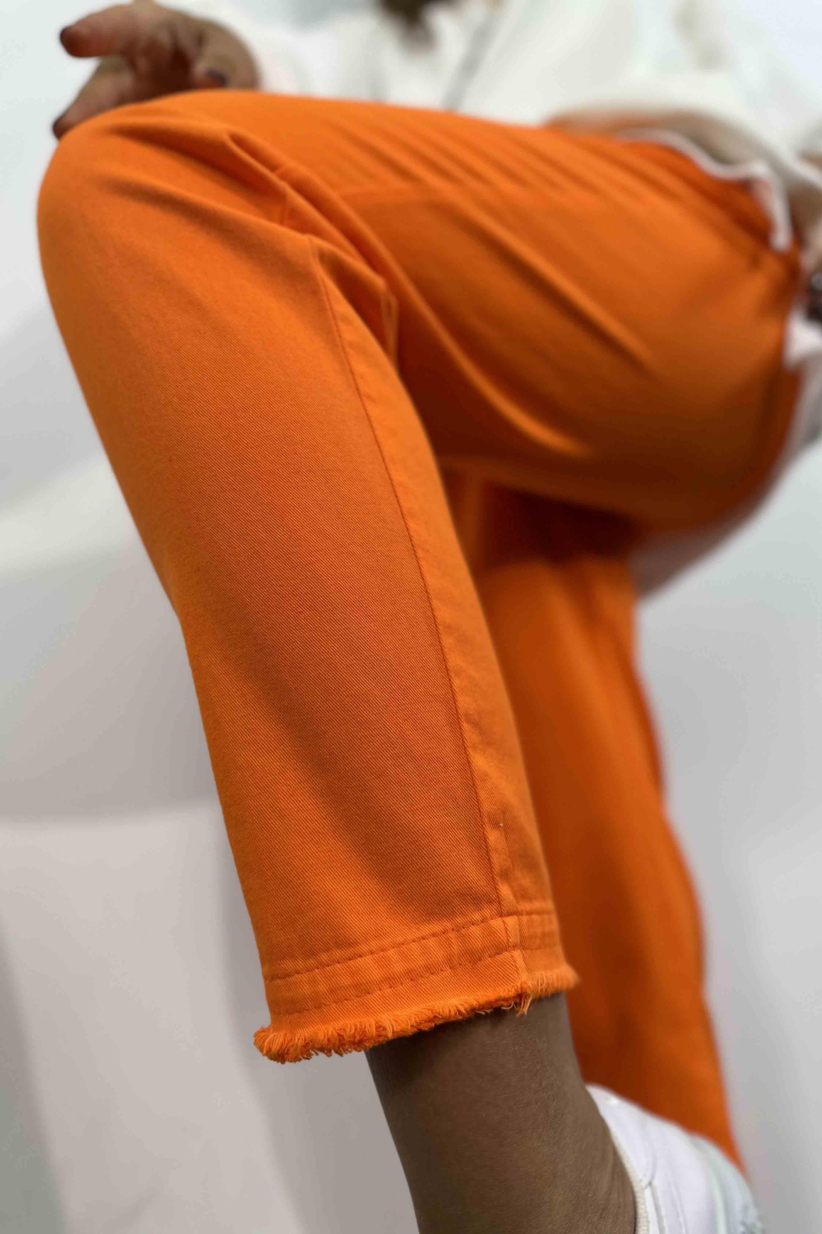 Beli Lastik ve İpli Püskül Detay Gabardin Pantolon Turuncu · 4