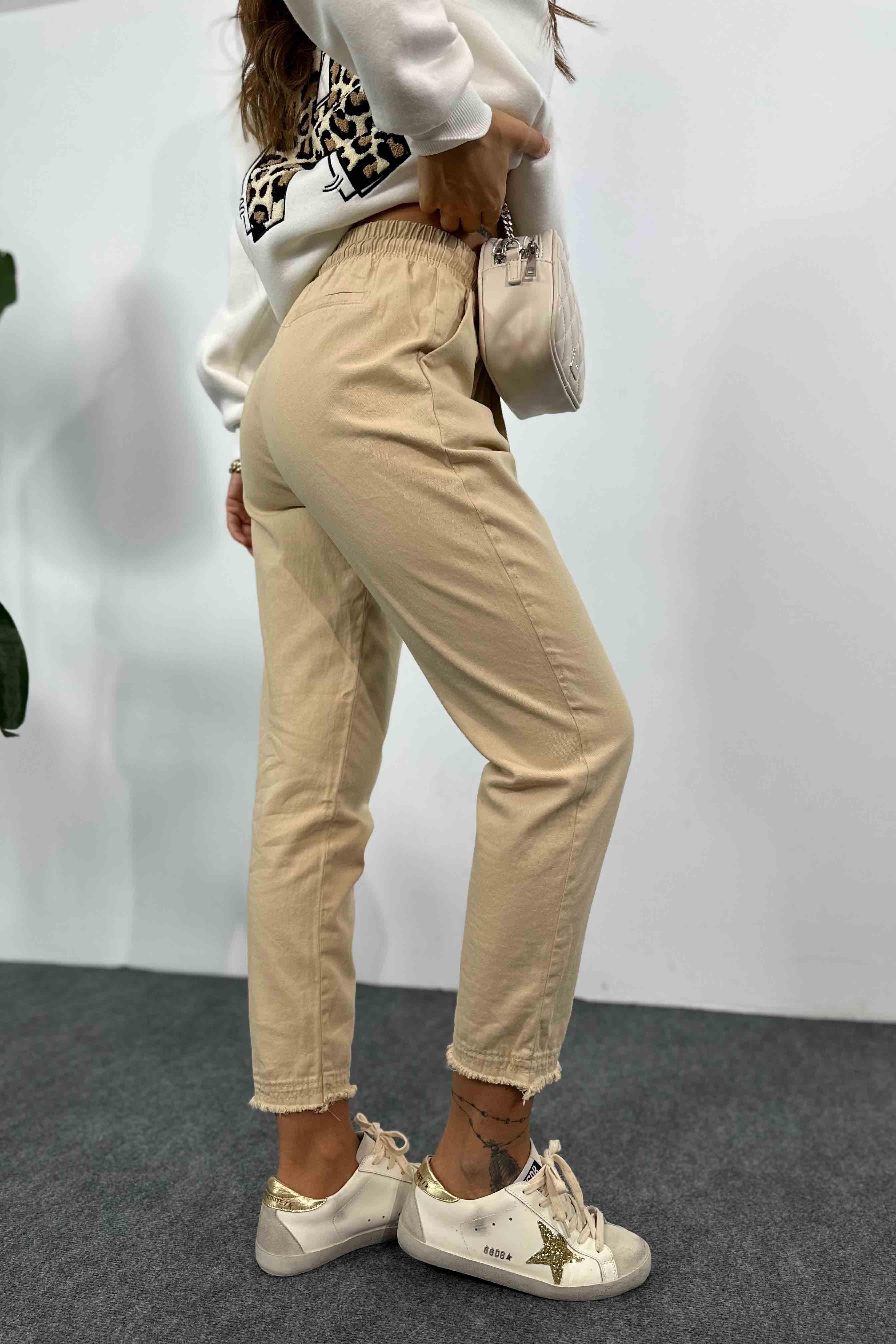 Beli Lastik ve İpli Püskül Detay Gabardin Pantolon Bej · 4