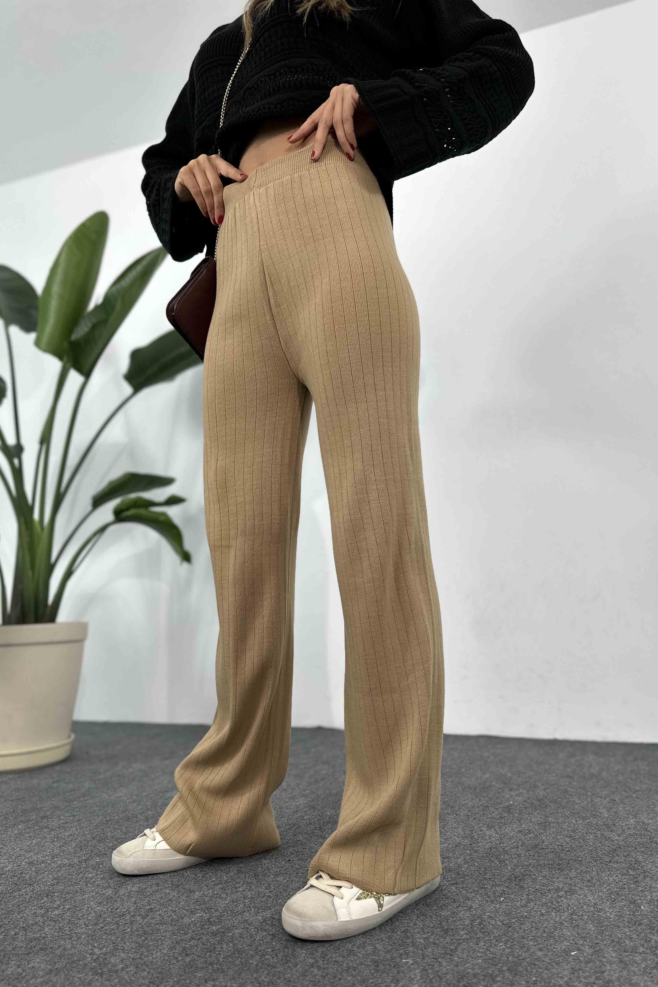 Beli Lastikli Kalın Fitilli Triko Pantolon Camel