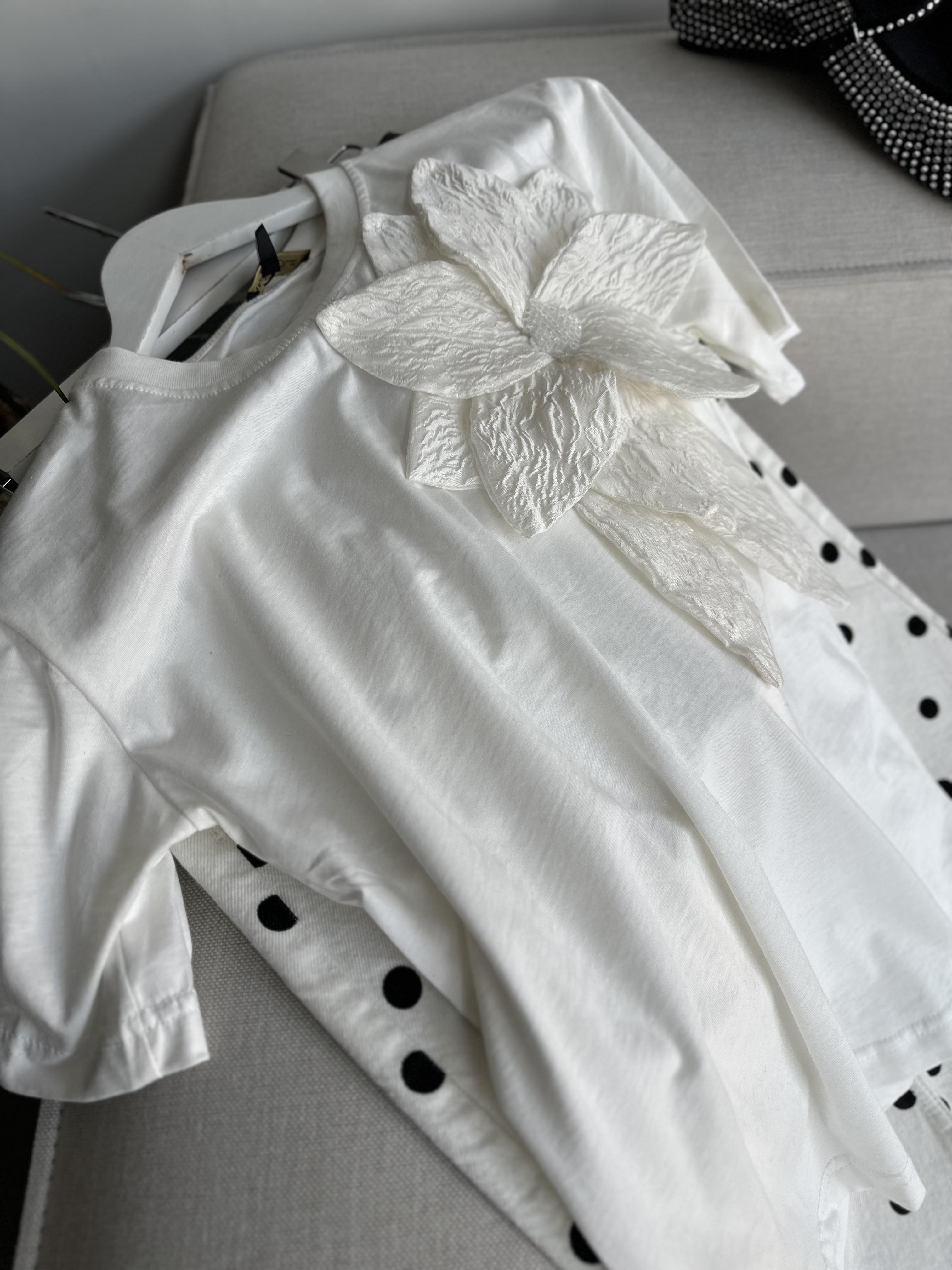 Beyaz İnci Taşlı Big Flower Tshirt