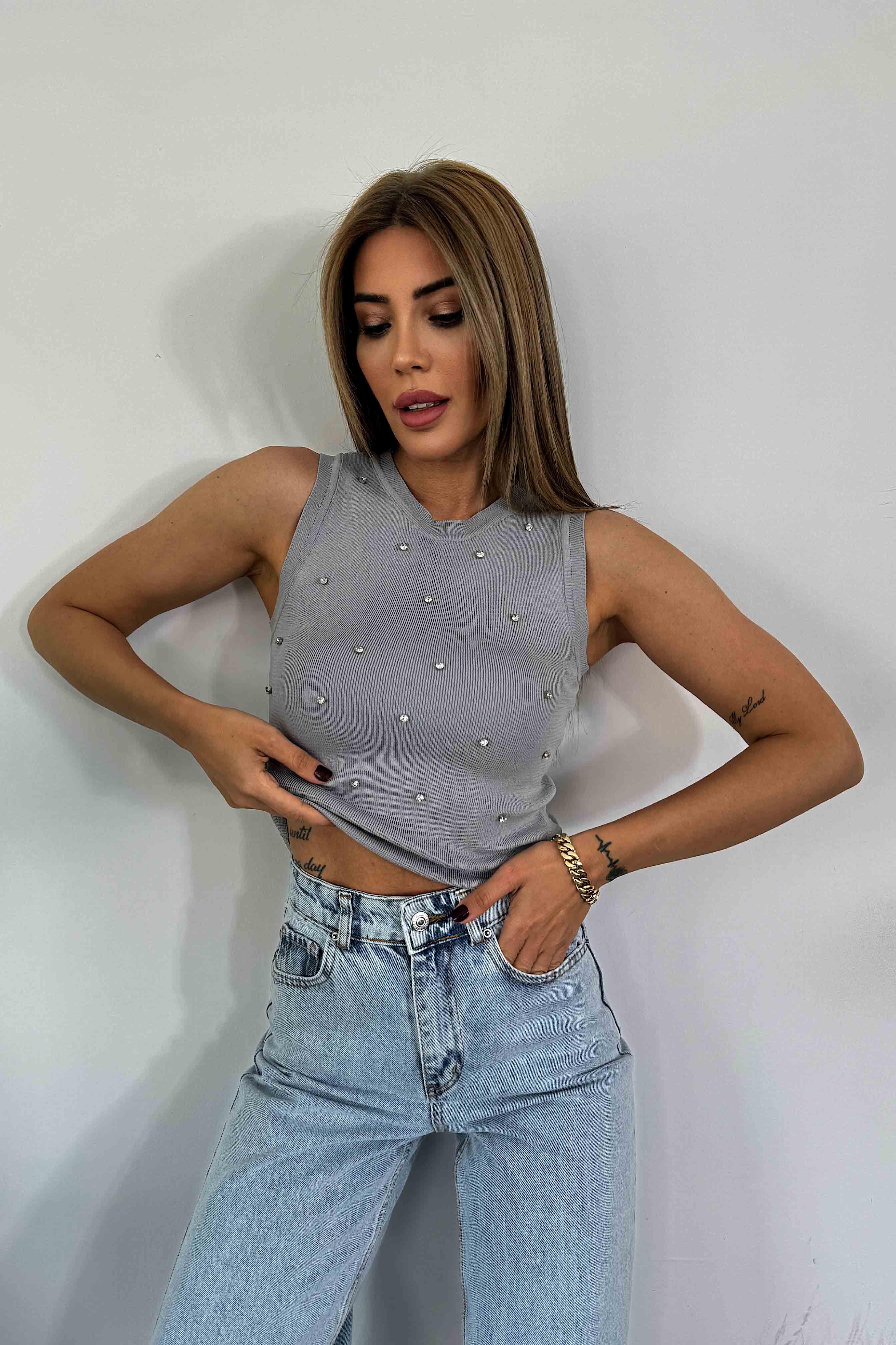 Bisiklet Yaka Taşlı Tasarım Bluz Gri