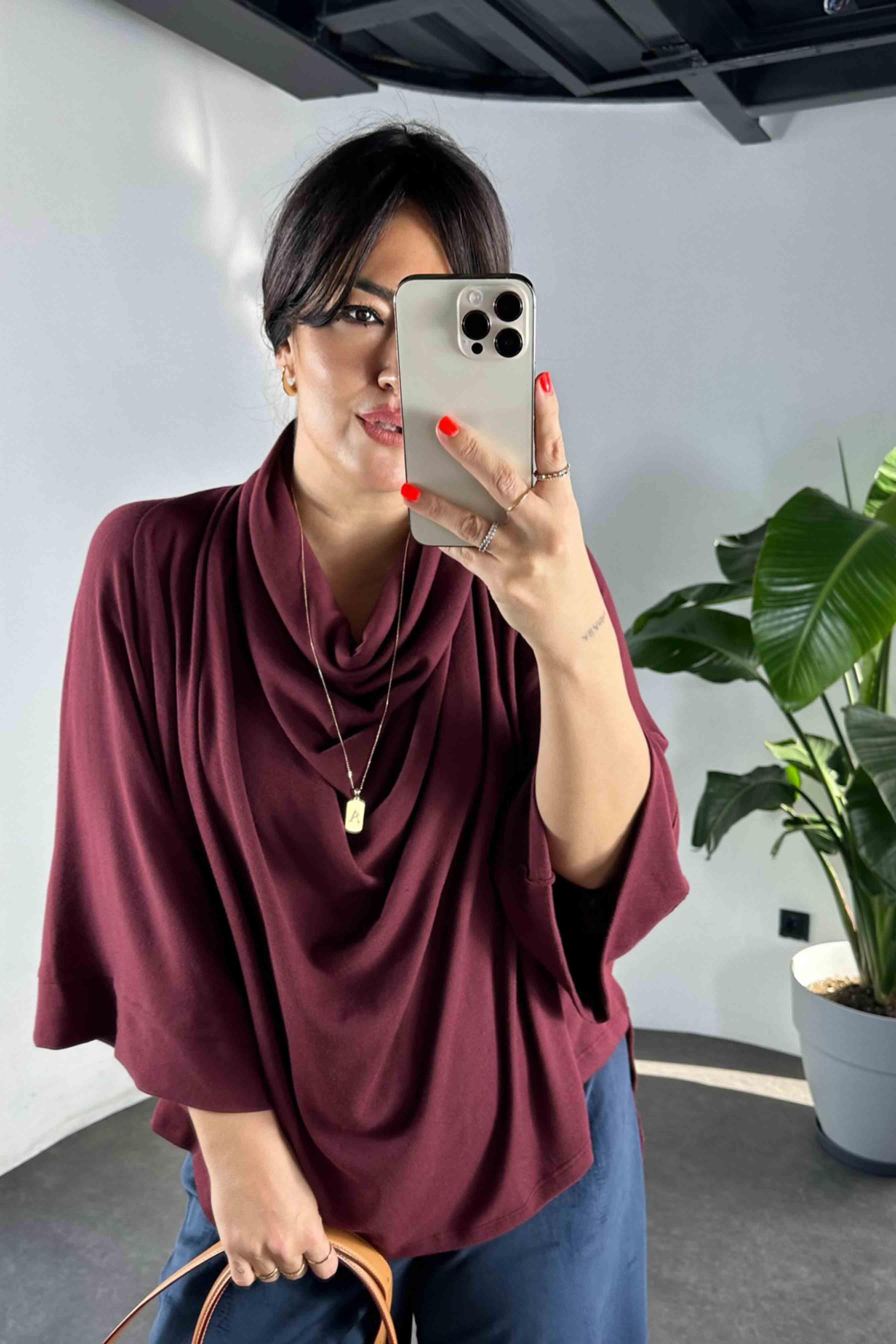 Degaje Yaka Ters Dikiş Tasarım Kadın Bluz Bordo