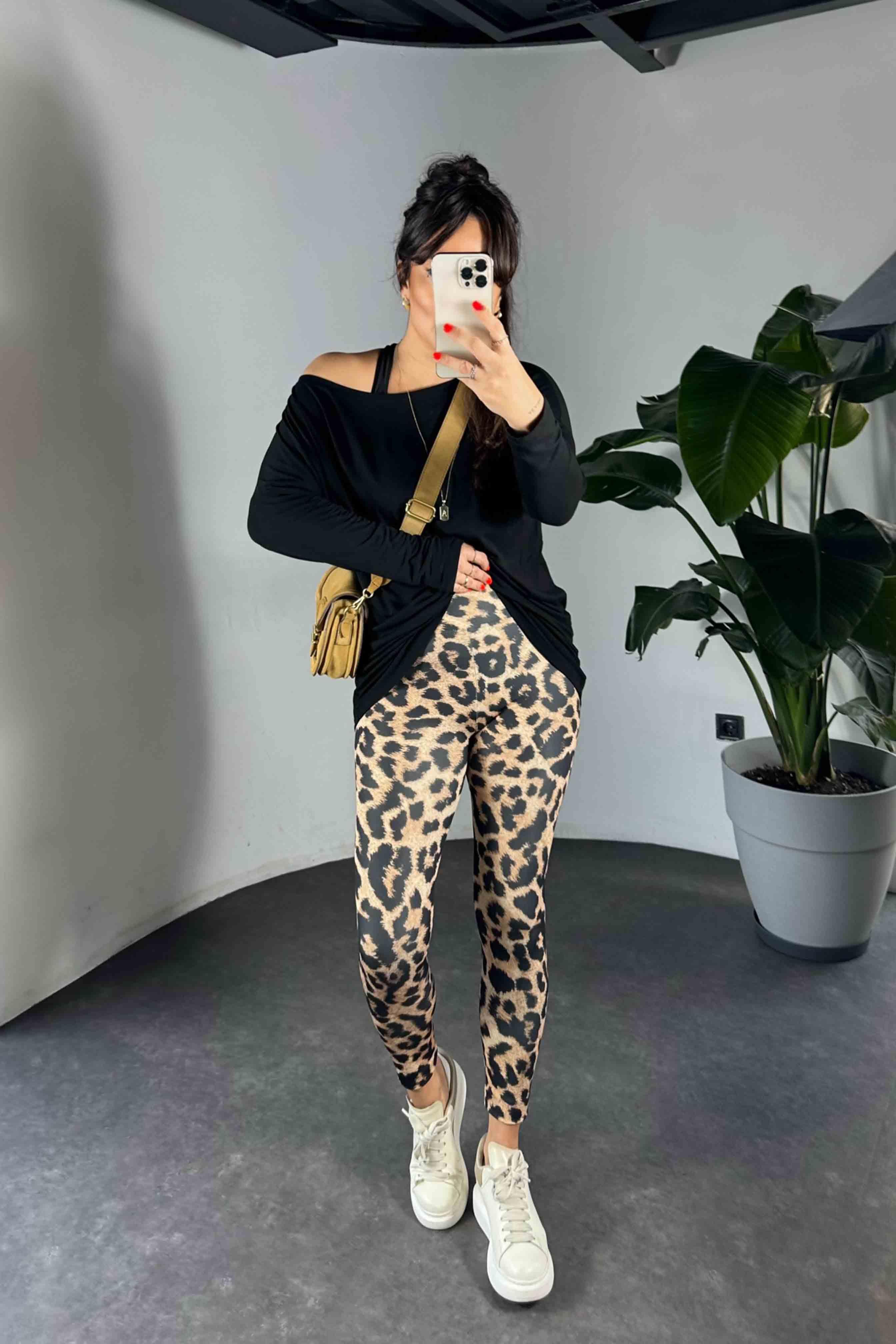 Geniş Kemer Leopar Desenli Kadın Tayt Camel