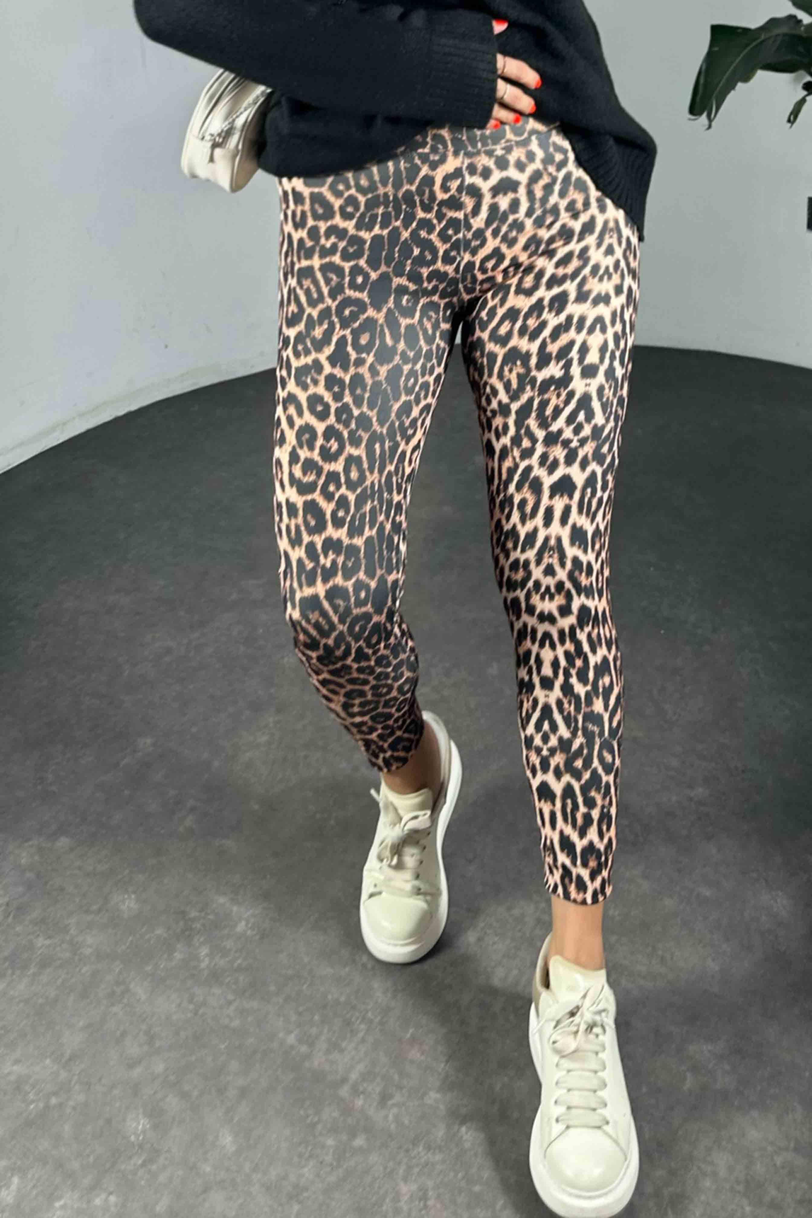 Geniş Kemer Leopar Desenli Kadın Tayt Somon