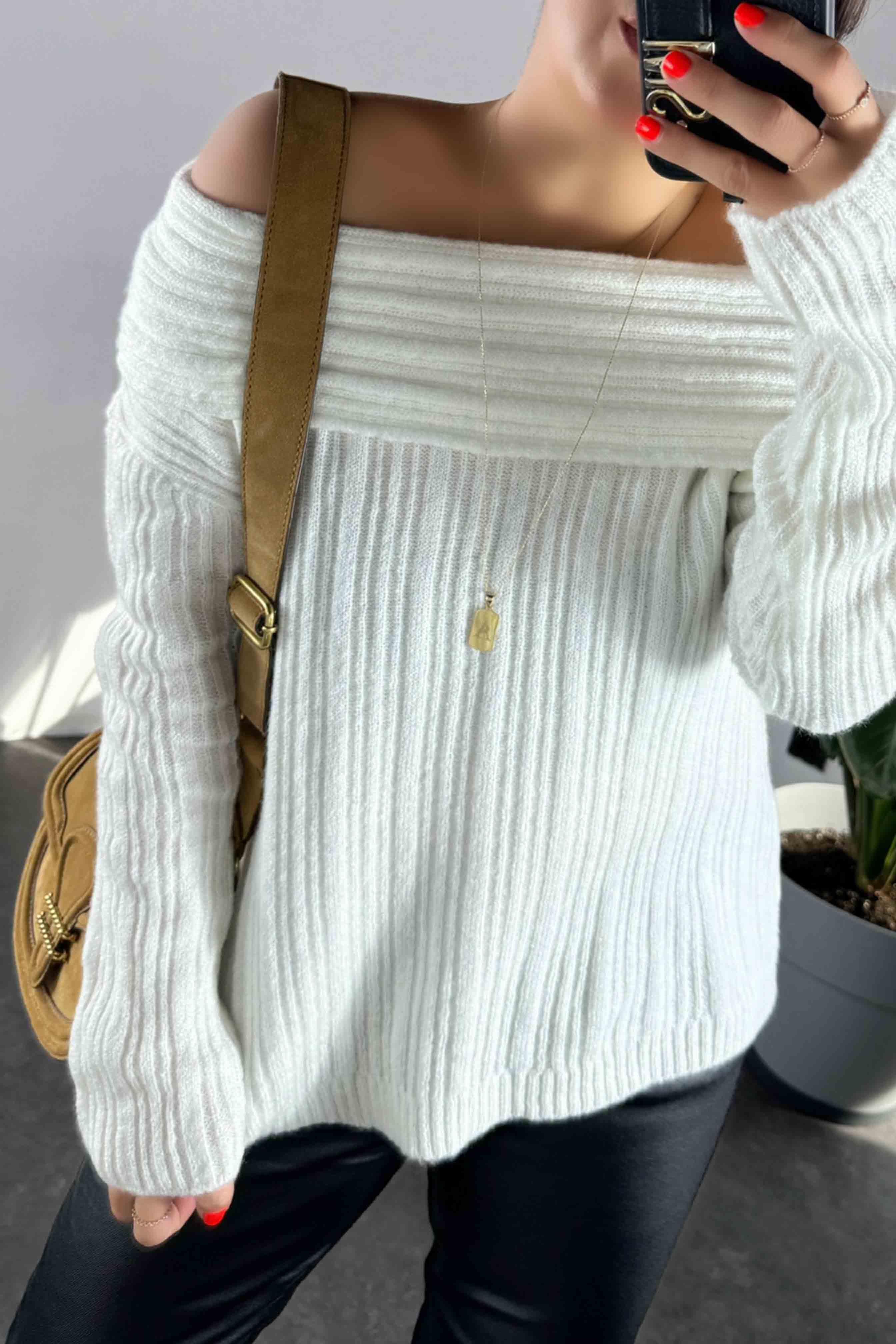 Geniş Madonna Yaka Triko Kadın Kazak Ekru