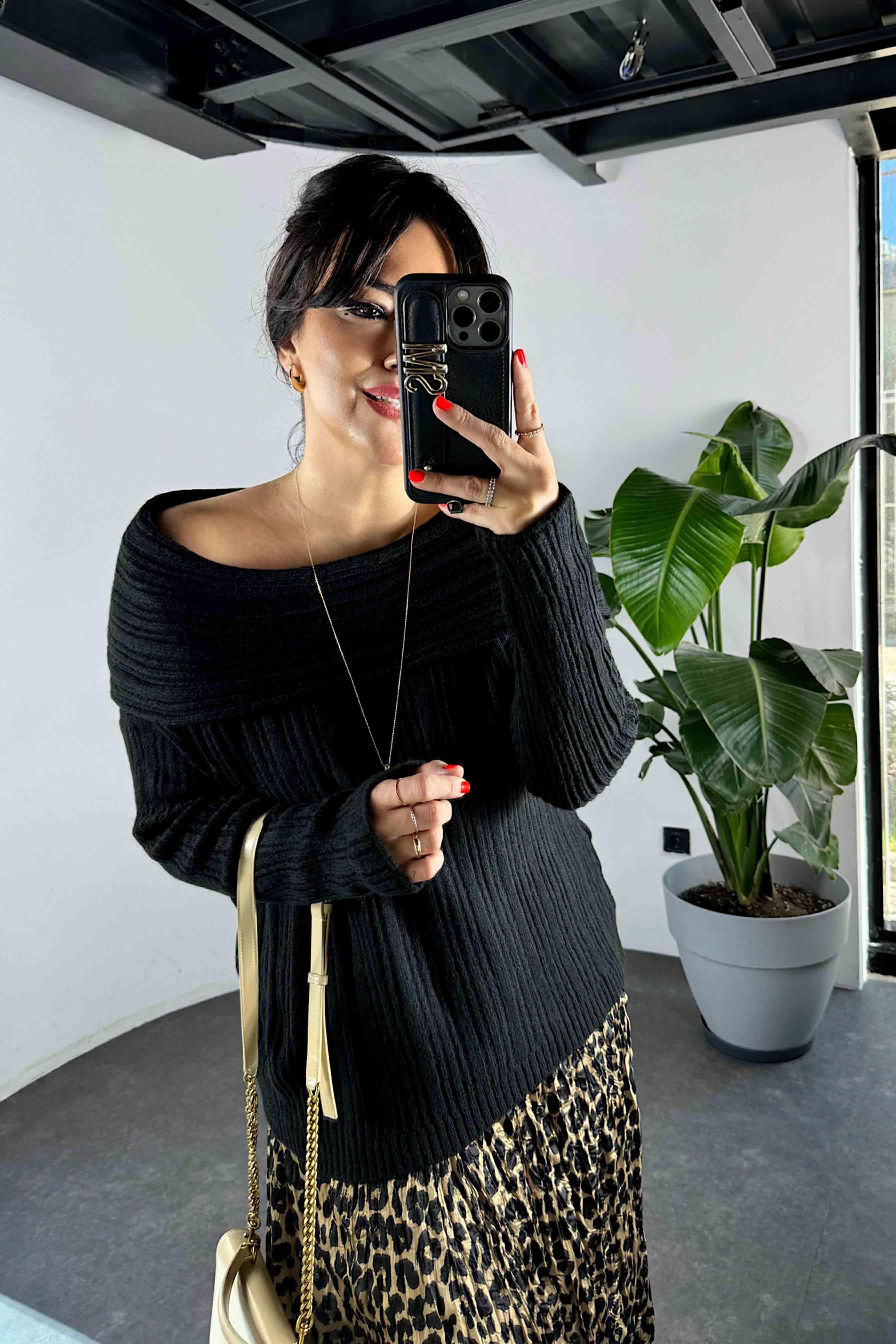 Geniş Madonna Yaka Triko Kadın Kazak Siyah