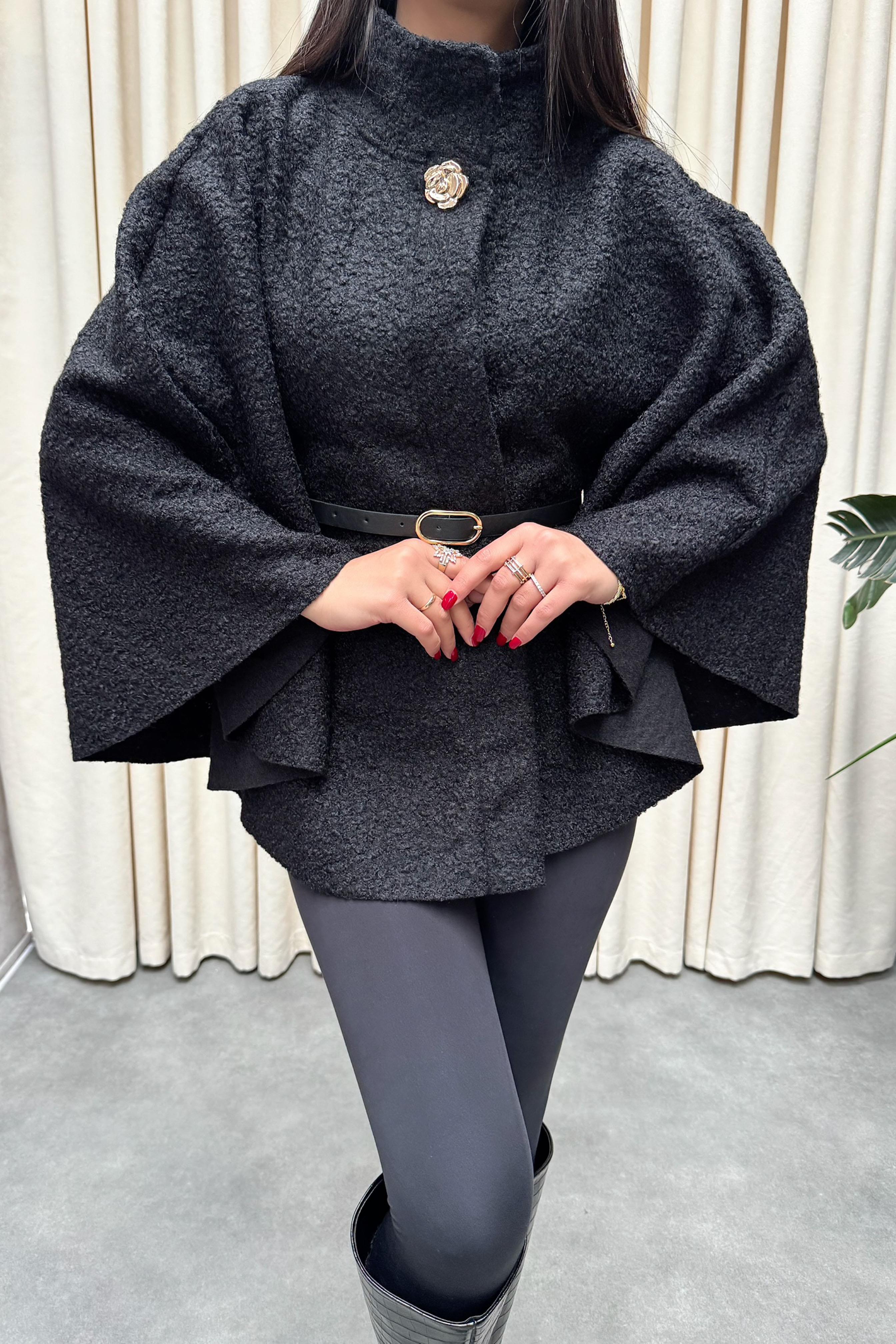 Gold Düğmeli Bürümcük Panço Kaban Siyah